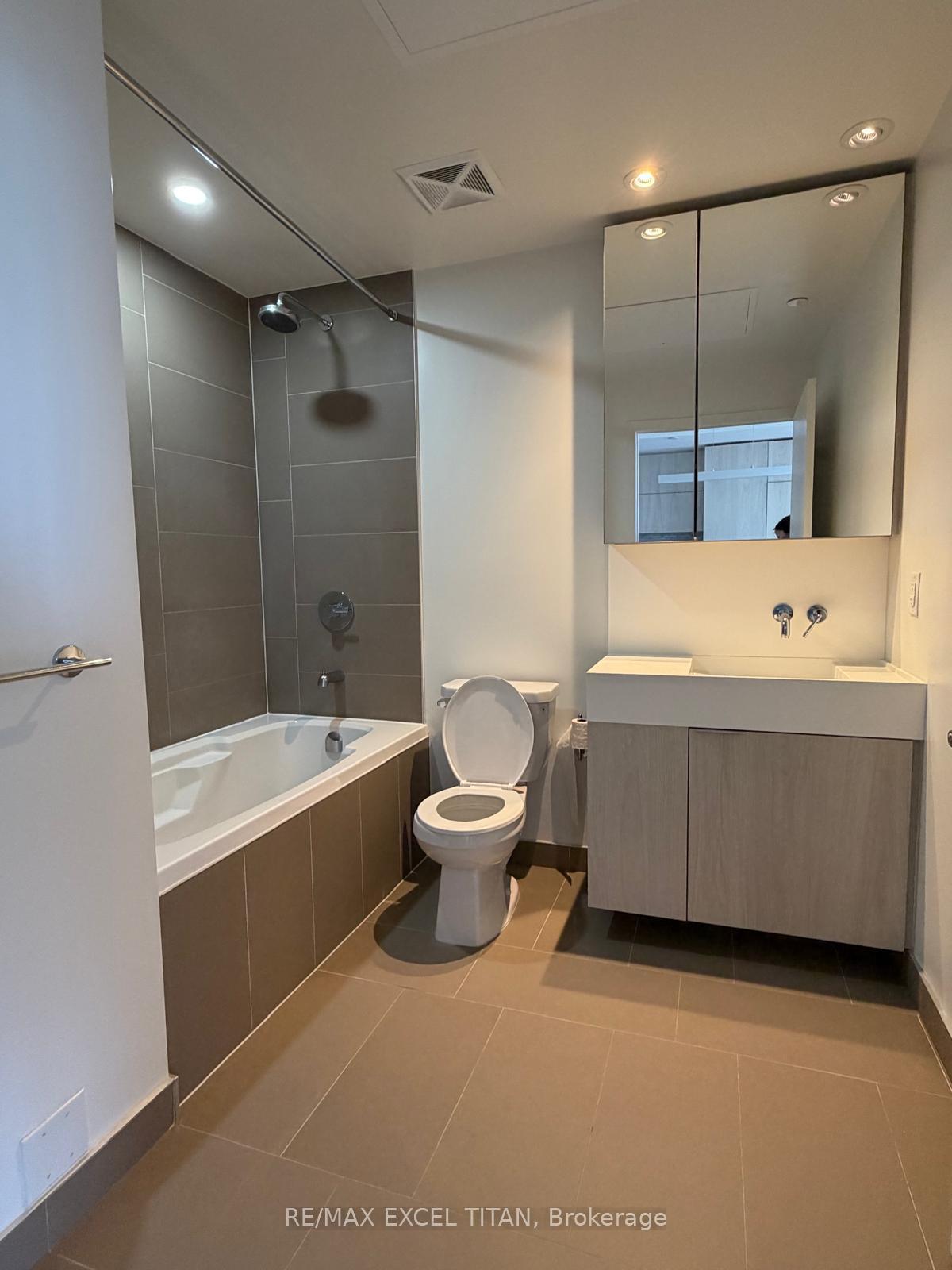 Photo 9 of Unit 3101, 20 Richardson Street E, Toronto, Waterfront Communities — HOMEH