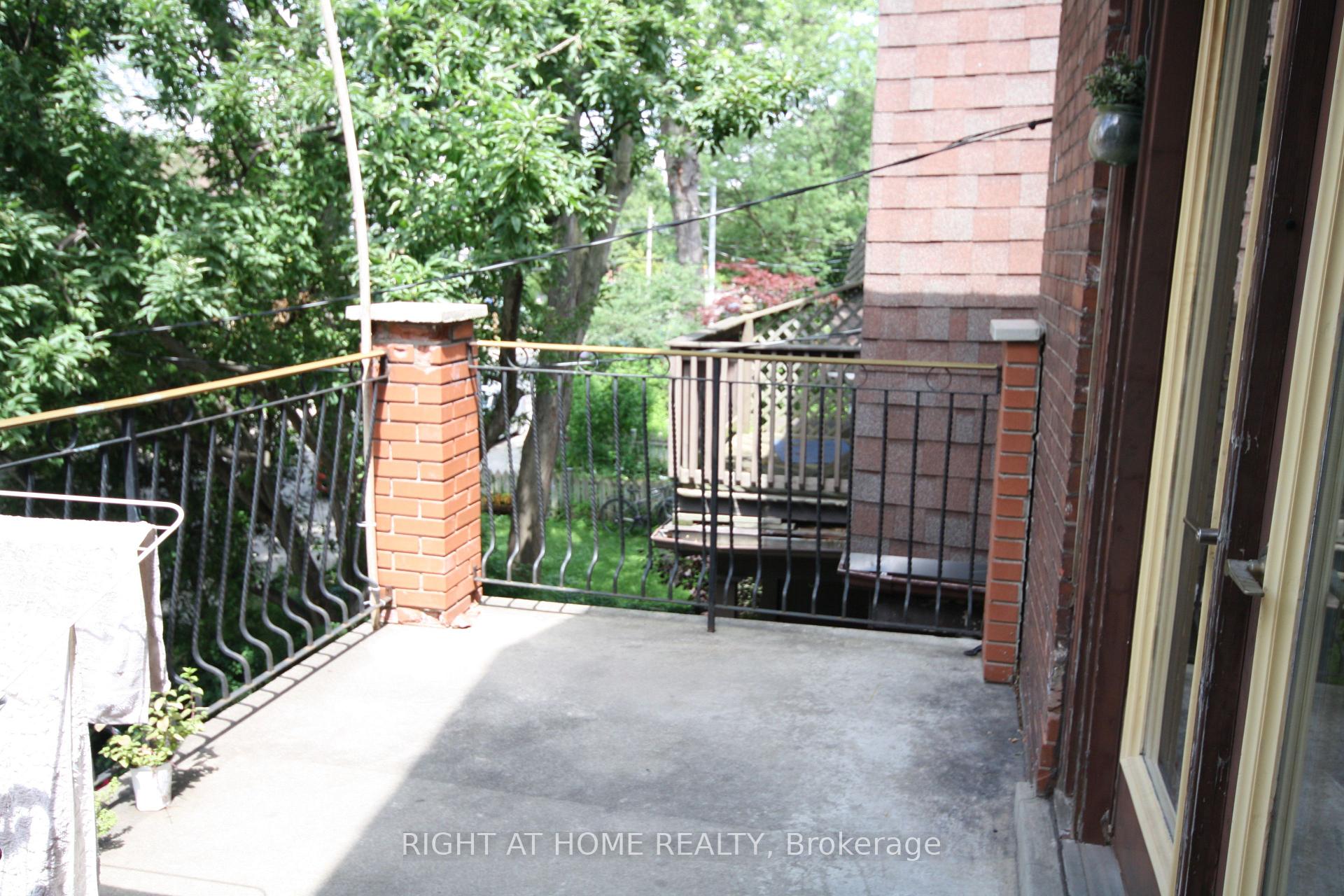Photo 10 of Unit Apt A, 483 Manning Avenue, Toronto, Palmerston-Little Italy — HOMEH