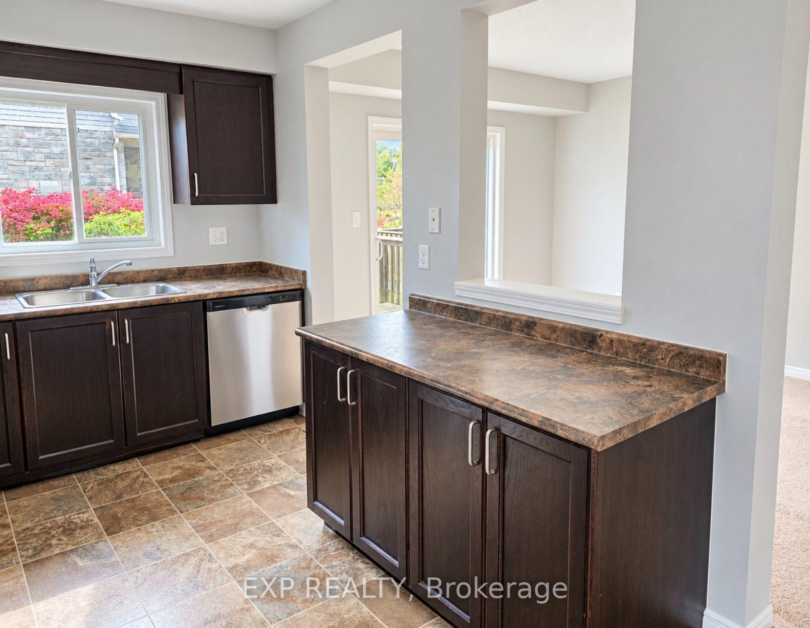 Photo 7 of Unit B5, 6 Upper Mercer Street E, Kitchener, Grand River South — HOMEH
