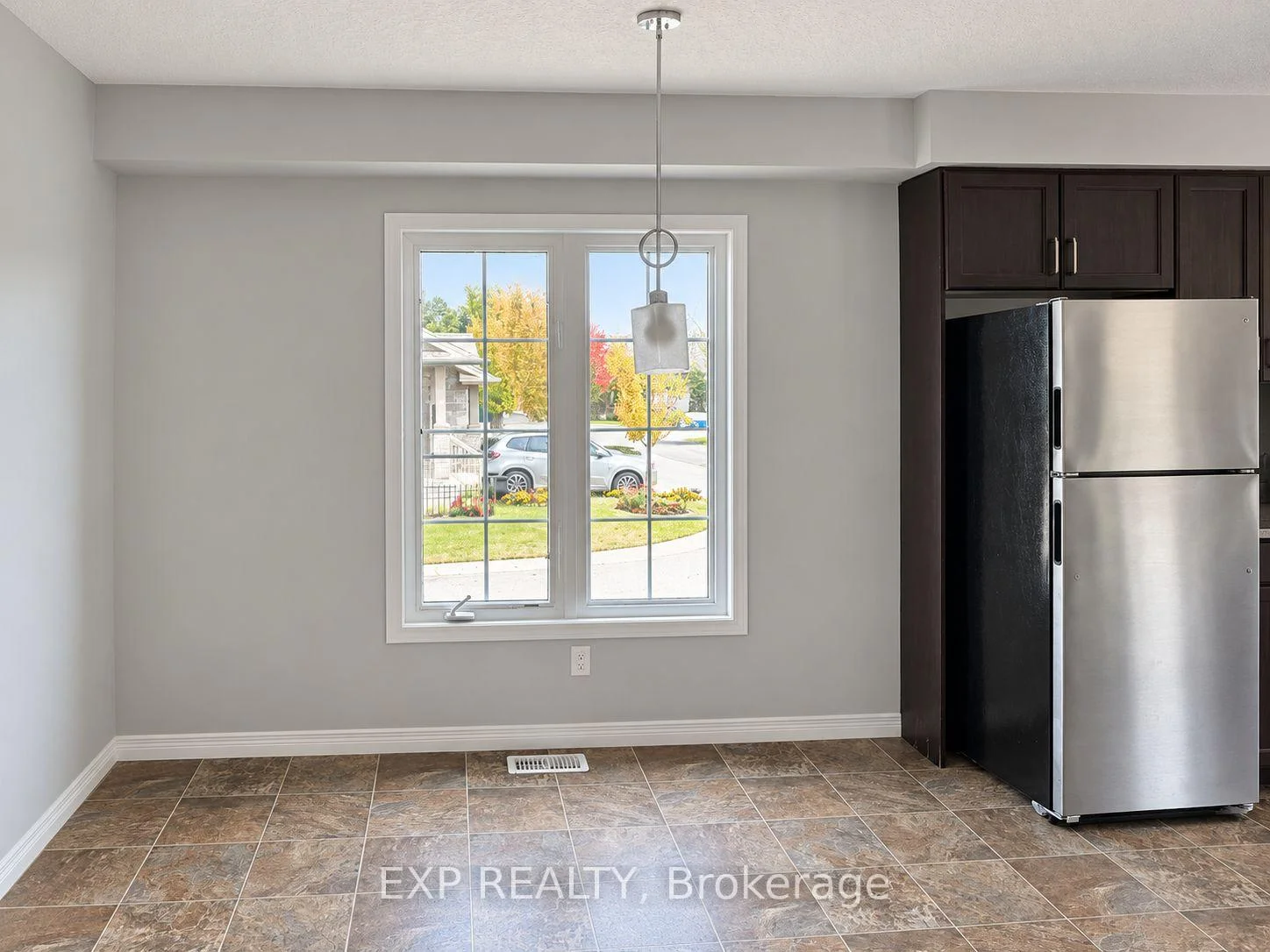 Photo 8 of Unit B5, 6 Upper Mercer Street E, Kitchener, Grand River South — HOMEH