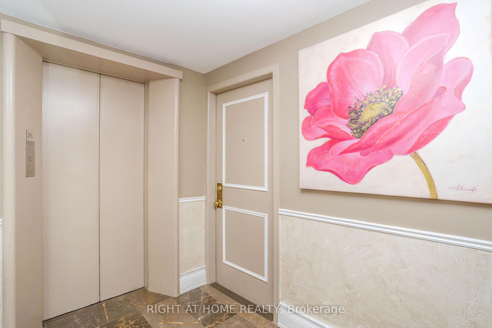 Photo 7 of Unit 502, 2 Ridelle Avenue, Toronto, Forest Hill North — HOMEH
