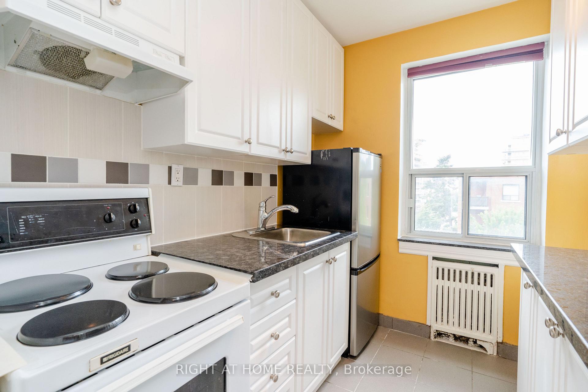 Photo 16 of Unit 502, 2 Ridelle Avenue, Toronto, Forest Hill North — HOMEH