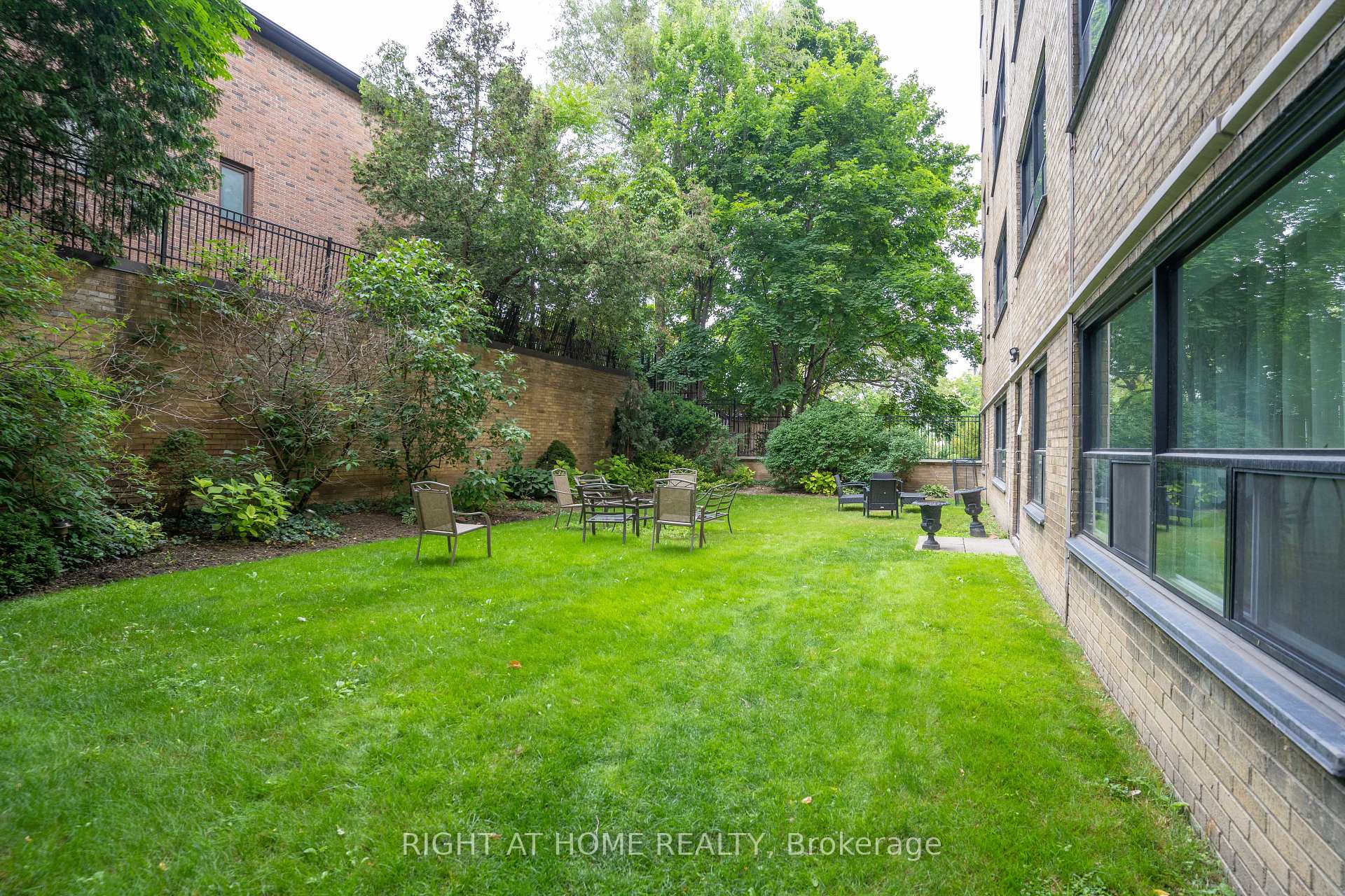 Photo 23 of Unit 502, 2 Ridelle Avenue, Toronto, Forest Hill North — HOMEH