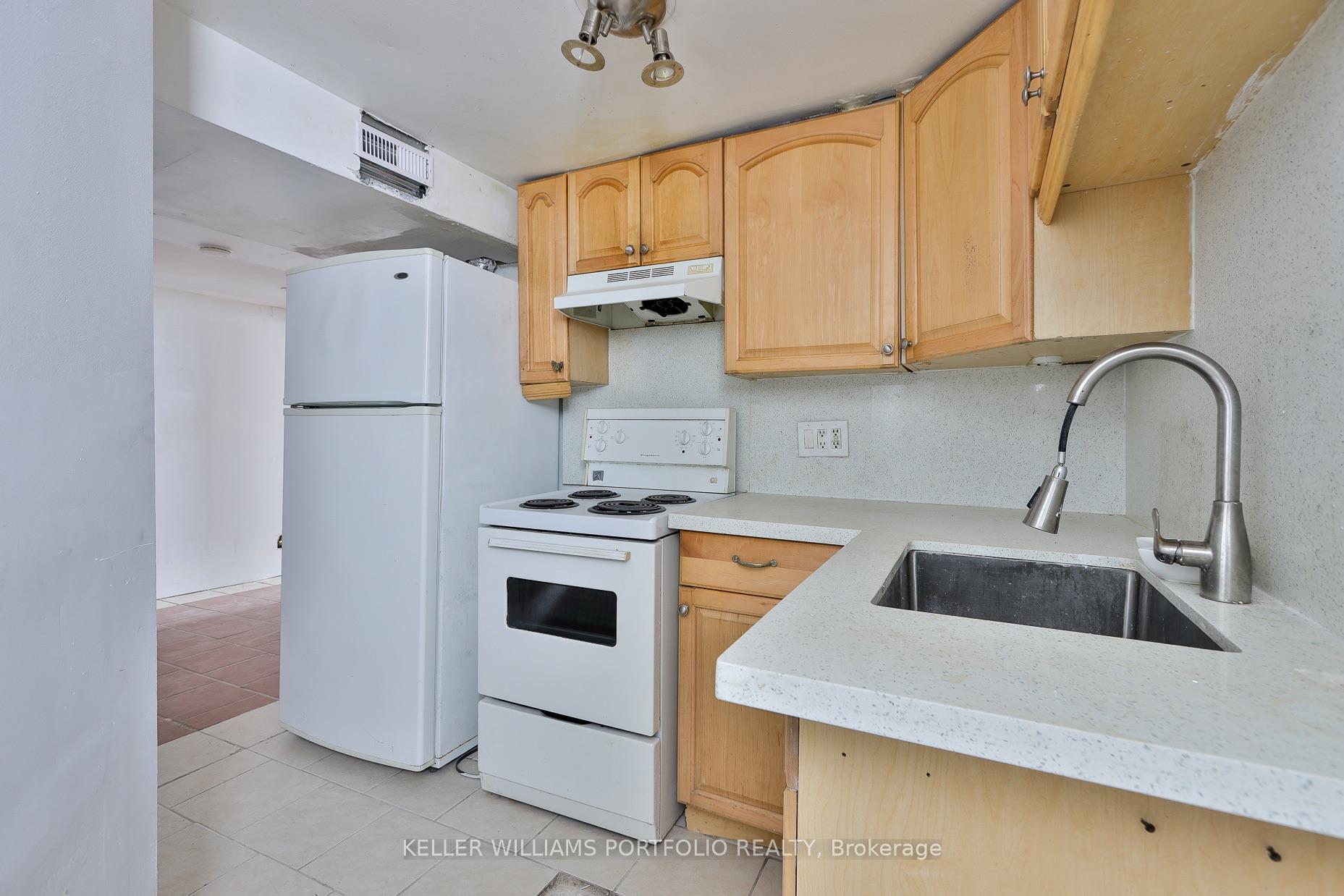 Photo 19 of 106 Clovelly Avenue, Toronto, Oakwood Village — HOMEH