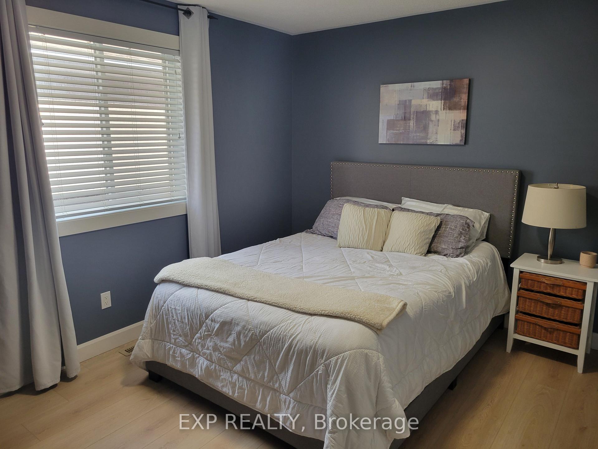 Photo 15 of 74 Buchanan Street, Barrie, Grove East — HOMEH