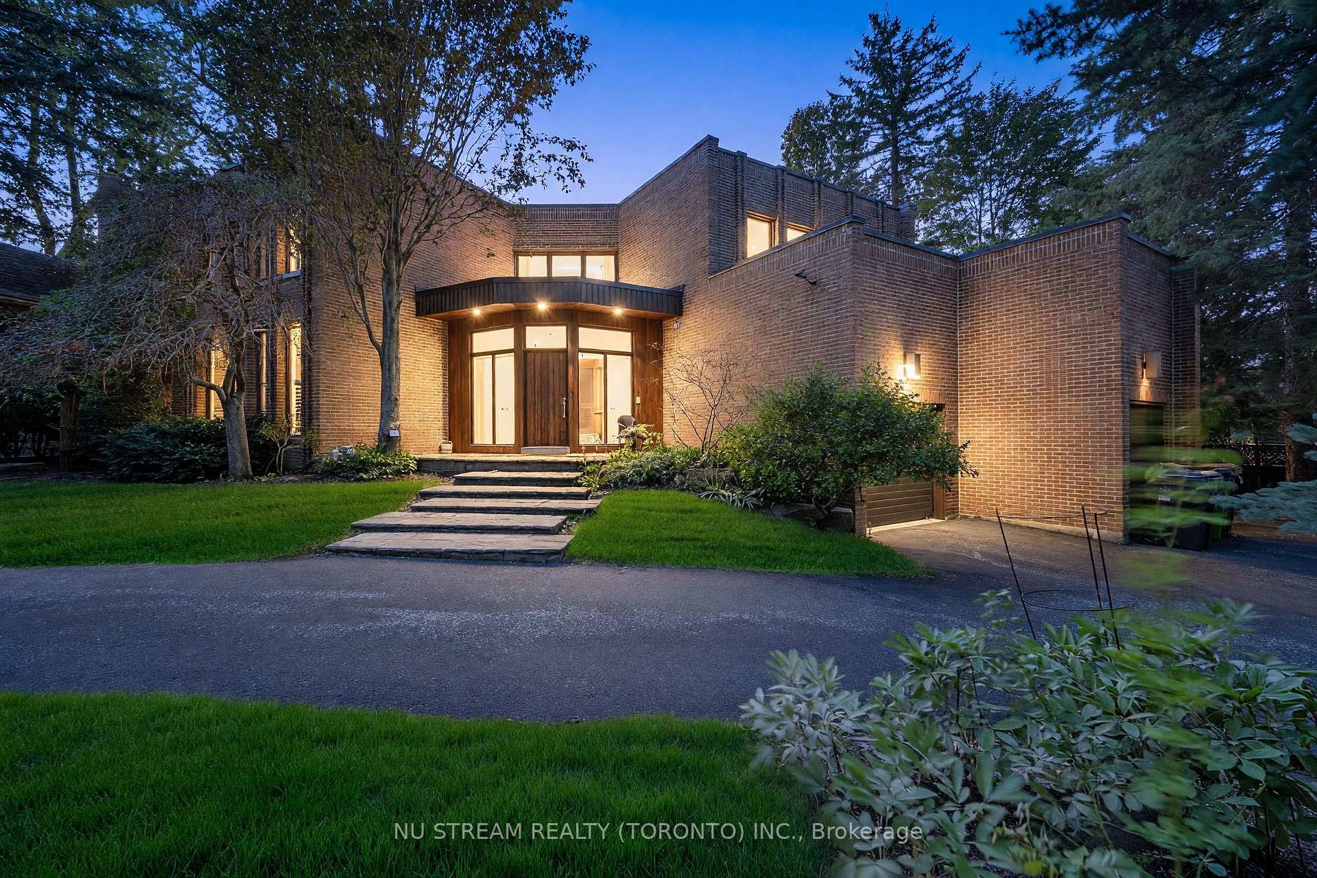 Photo 1 of 35 Penwood Crescent, North York, Banbury-Don Mills — HOMEH