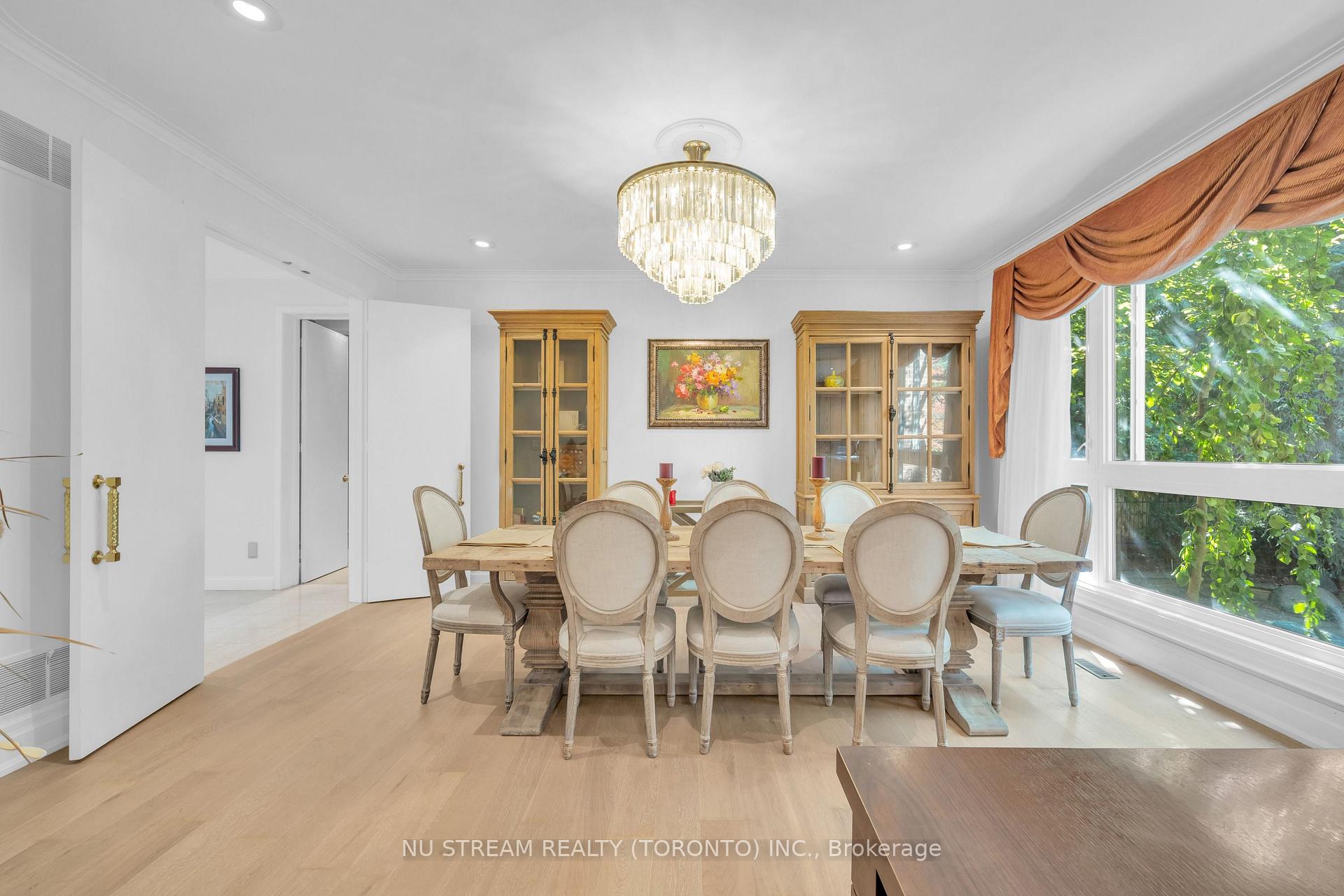 Photo 13 of 35 Penwood Crescent, North York, Banbury-Don Mills — HOMEH