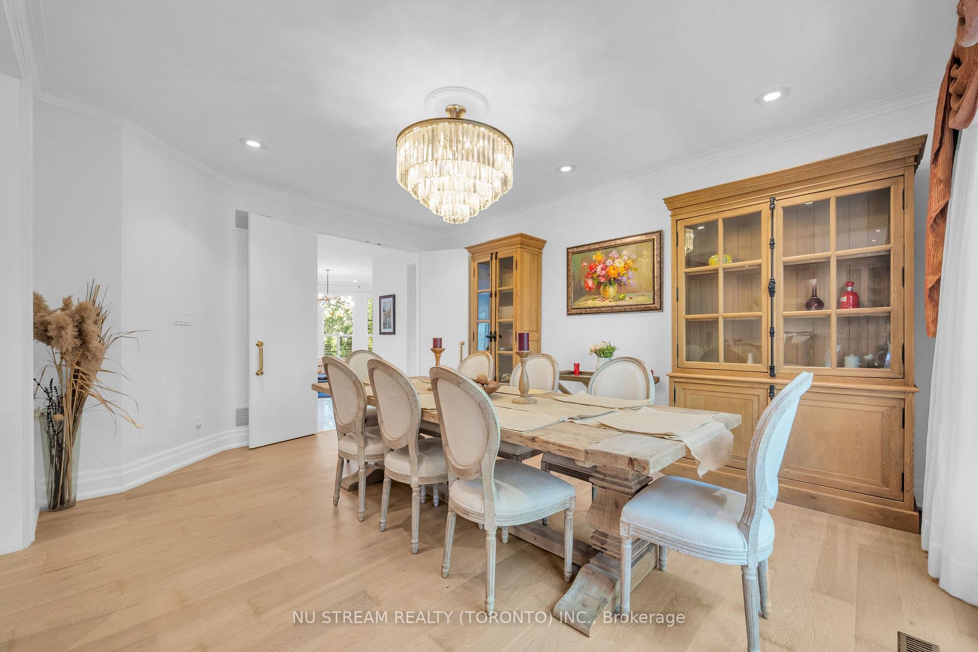 Photo 16 of 35 Penwood Crescent, North York, Banbury-Don Mills — HOMEH
