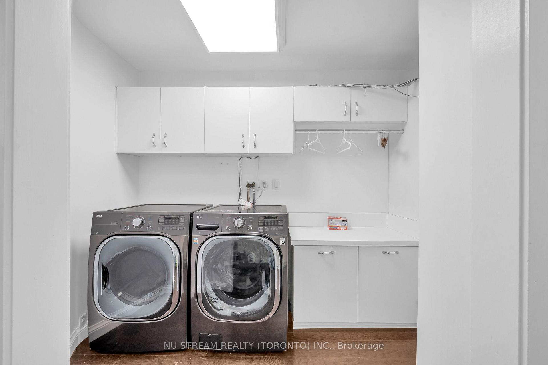 Photo 18 of 35 Penwood Crescent, North York, Banbury-Don Mills — HOMEH