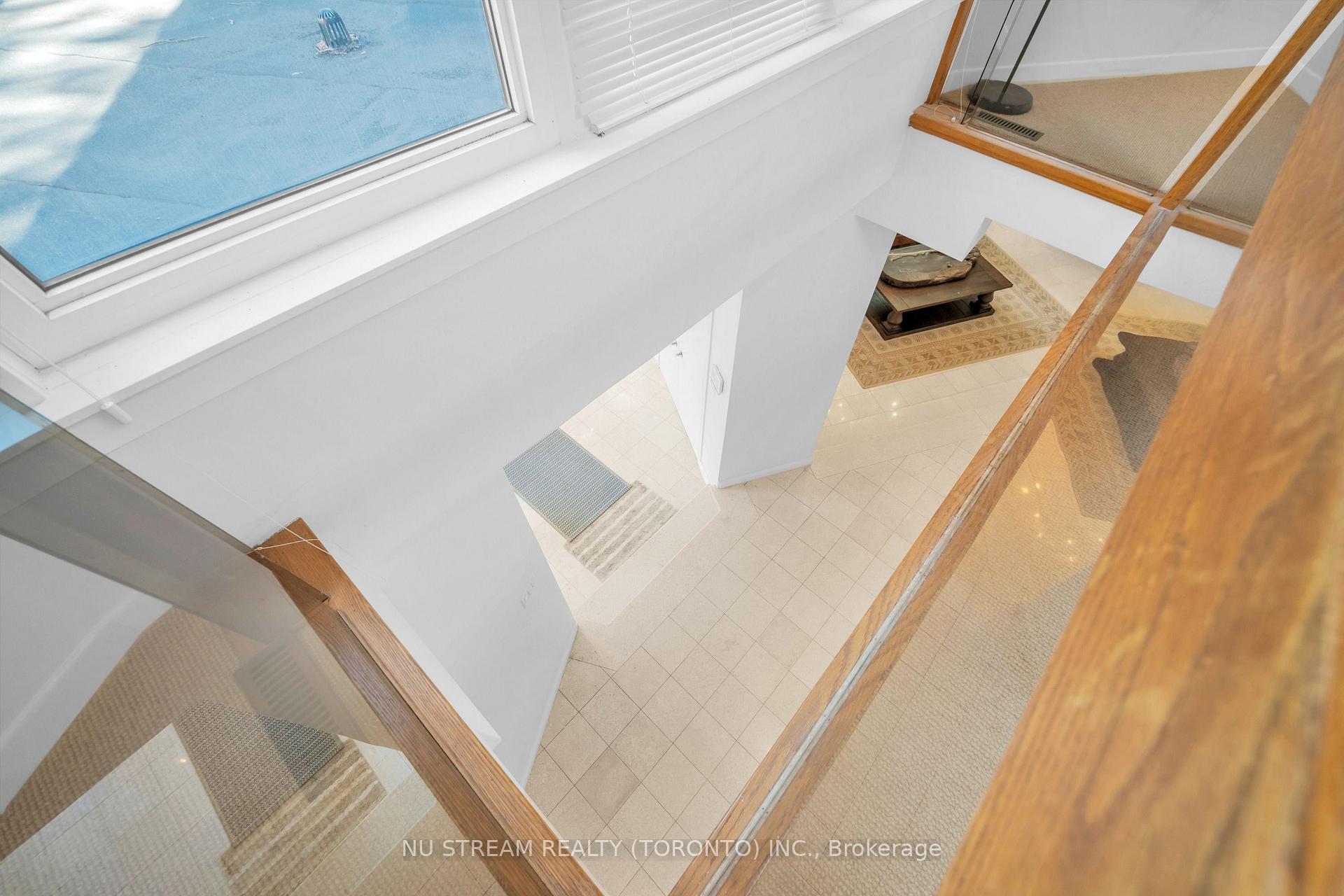 Photo 22 of 35 Penwood Crescent, North York, Banbury-Don Mills — HOMEH