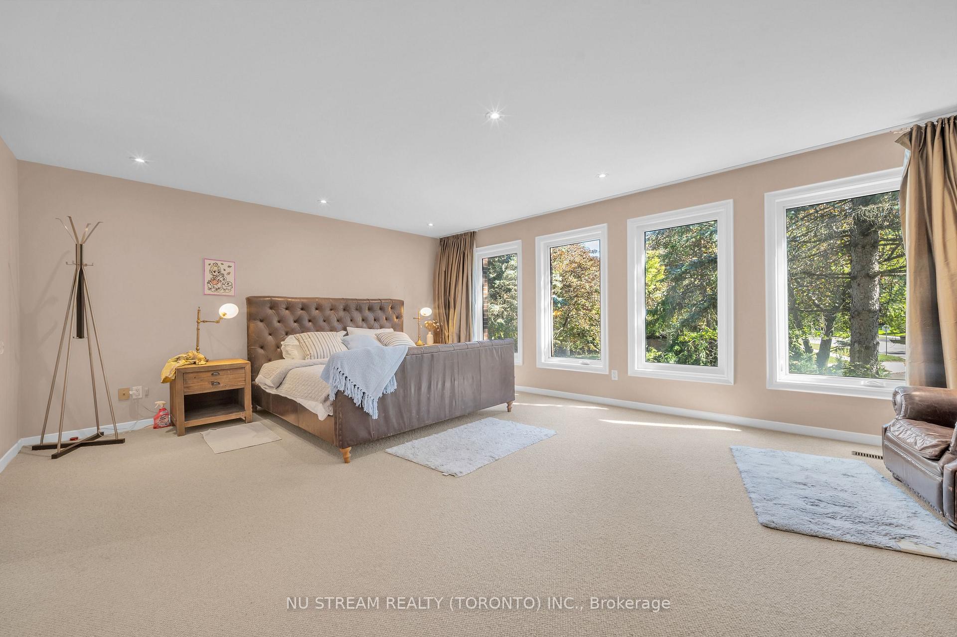 Photo 24 of 35 Penwood Crescent, North York, Banbury-Don Mills — HOMEH