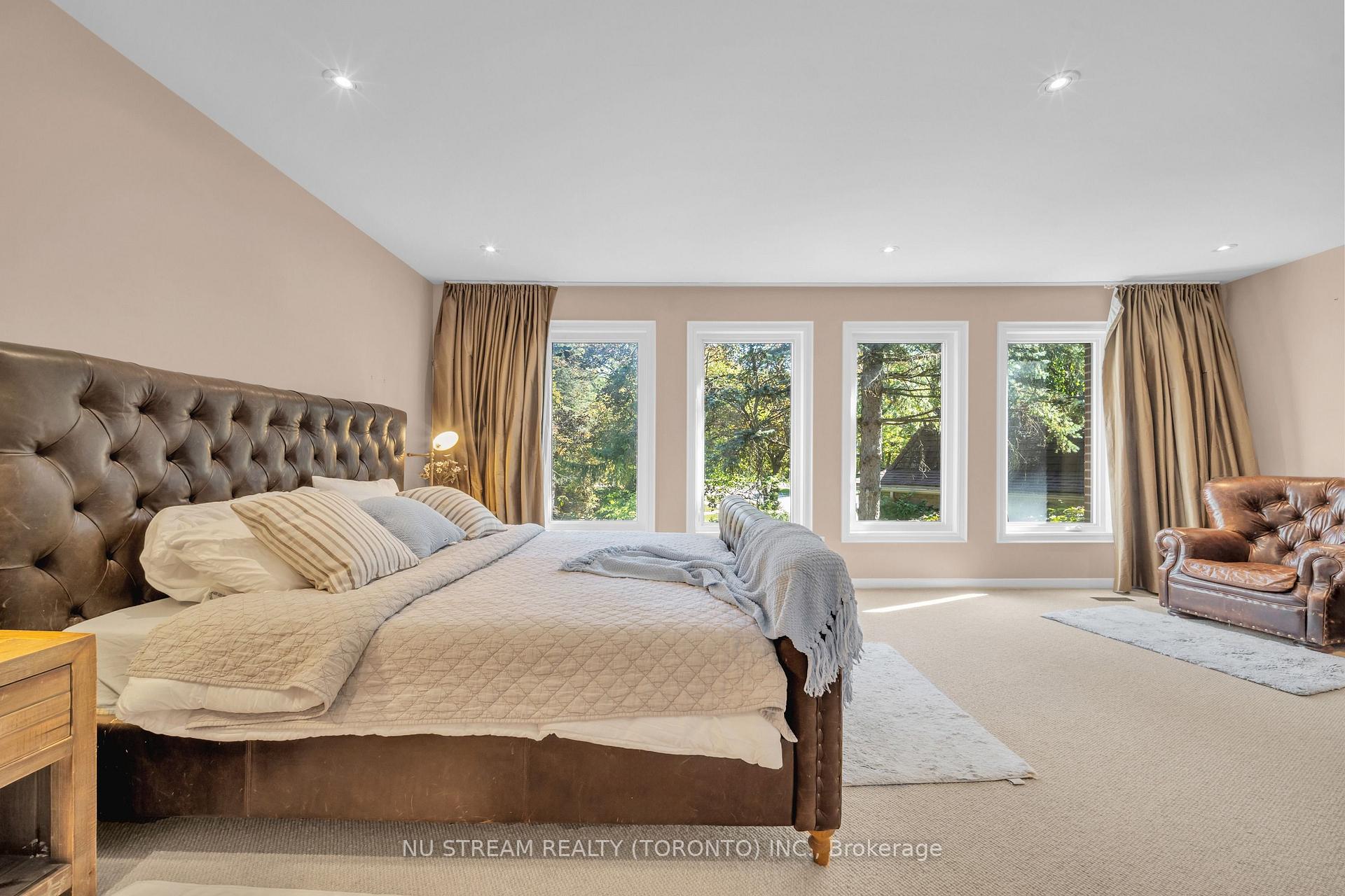 Photo 26 of 35 Penwood Crescent, North York, Banbury-Don Mills — HOMEH