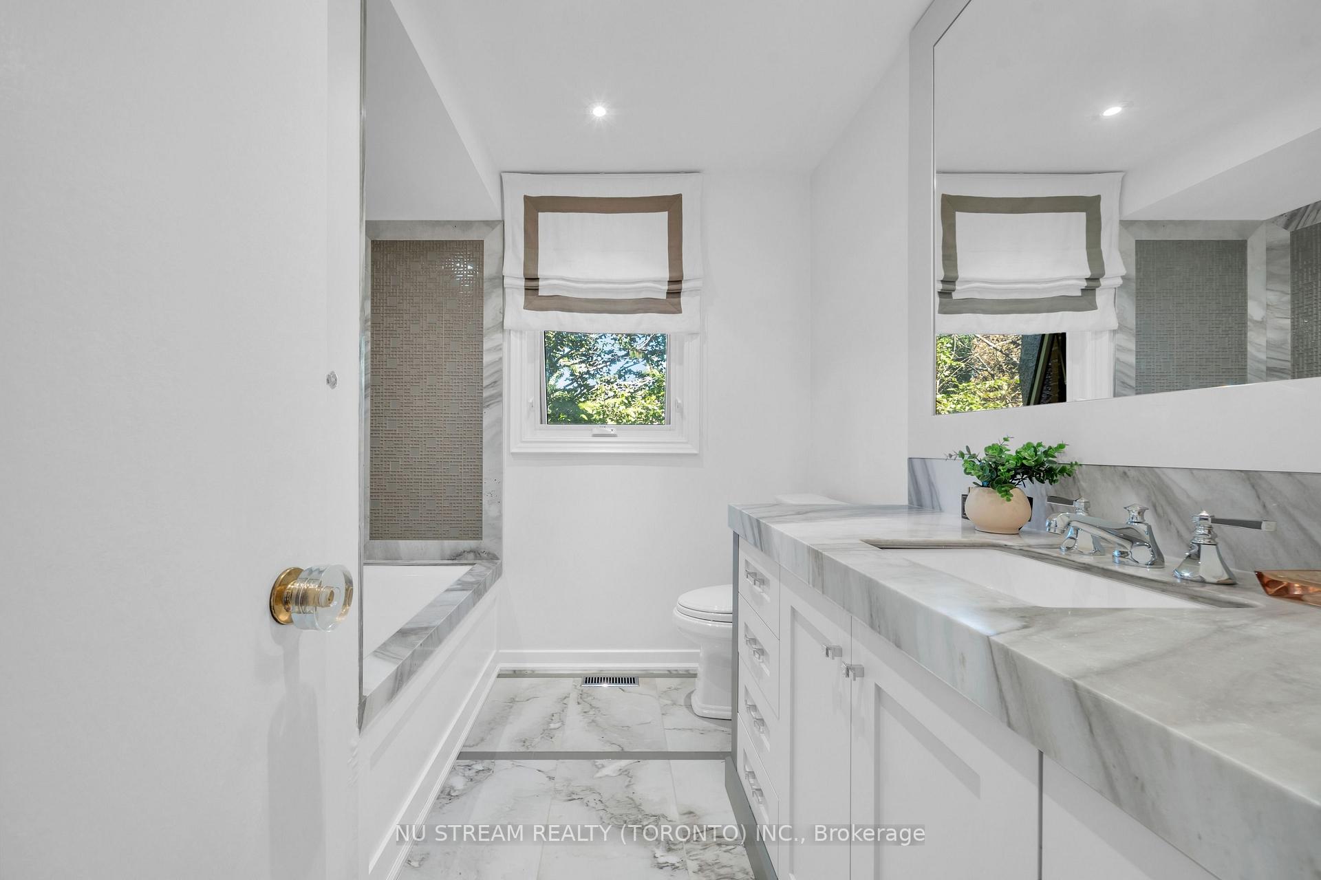Photo 33 of 35 Penwood Crescent, North York, Banbury-Don Mills — HOMEH