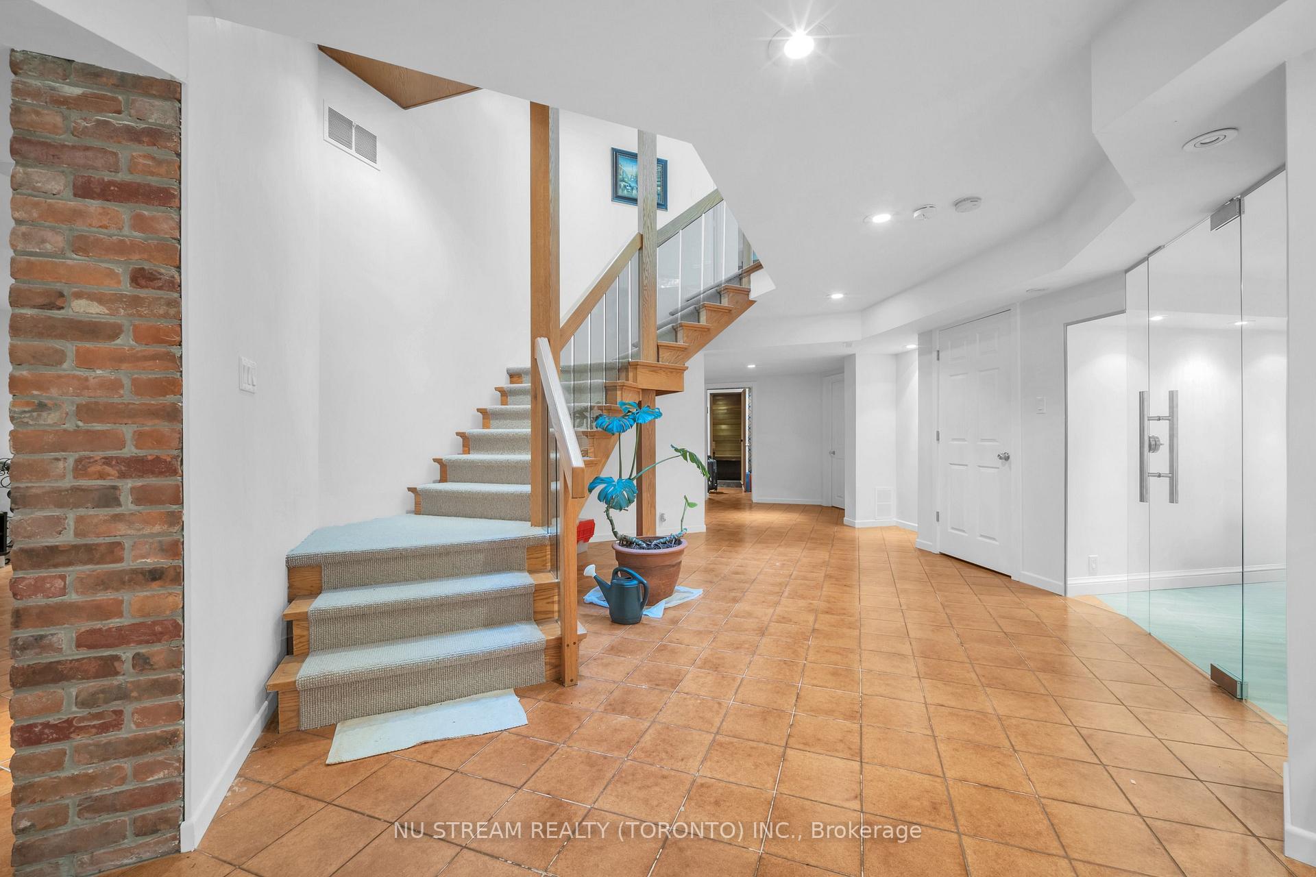 Photo 41 of 35 Penwood Crescent, North York, Banbury-Don Mills — HOMEH