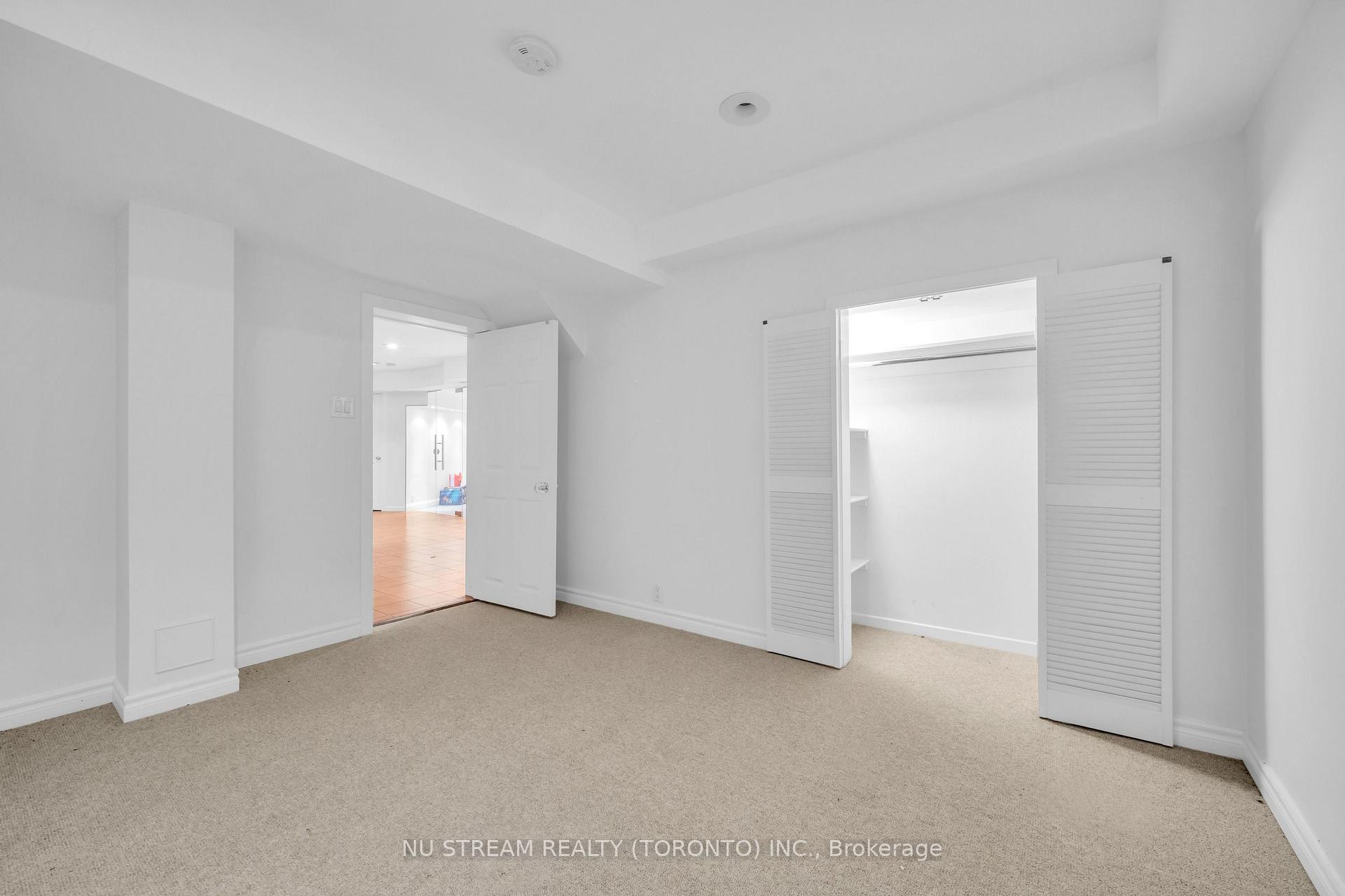 Photo 44 of 35 Penwood Crescent, North York, Banbury-Don Mills — HOMEH