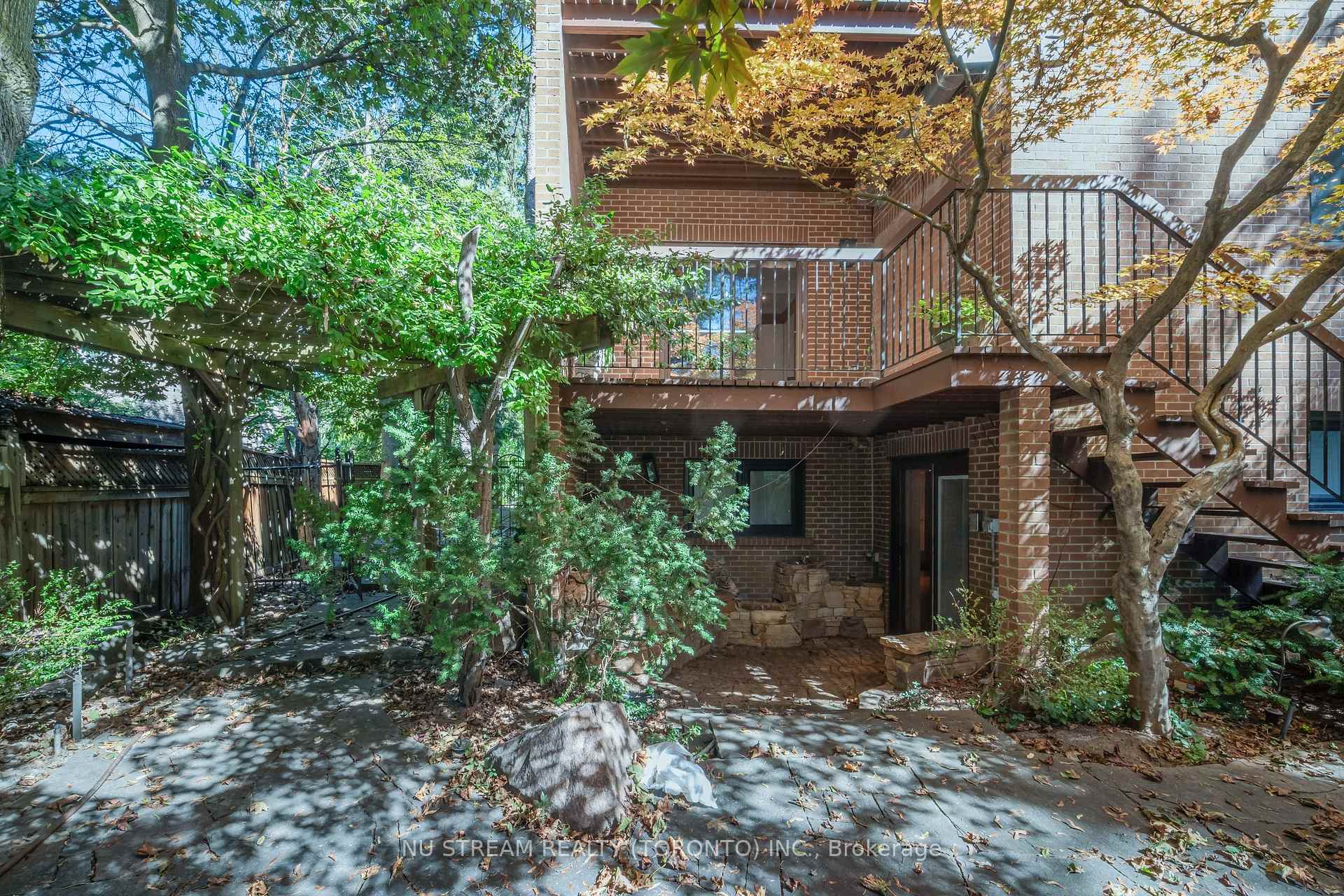 Photo 50 of 35 Penwood Crescent, North York, Banbury-Don Mills — HOMEH