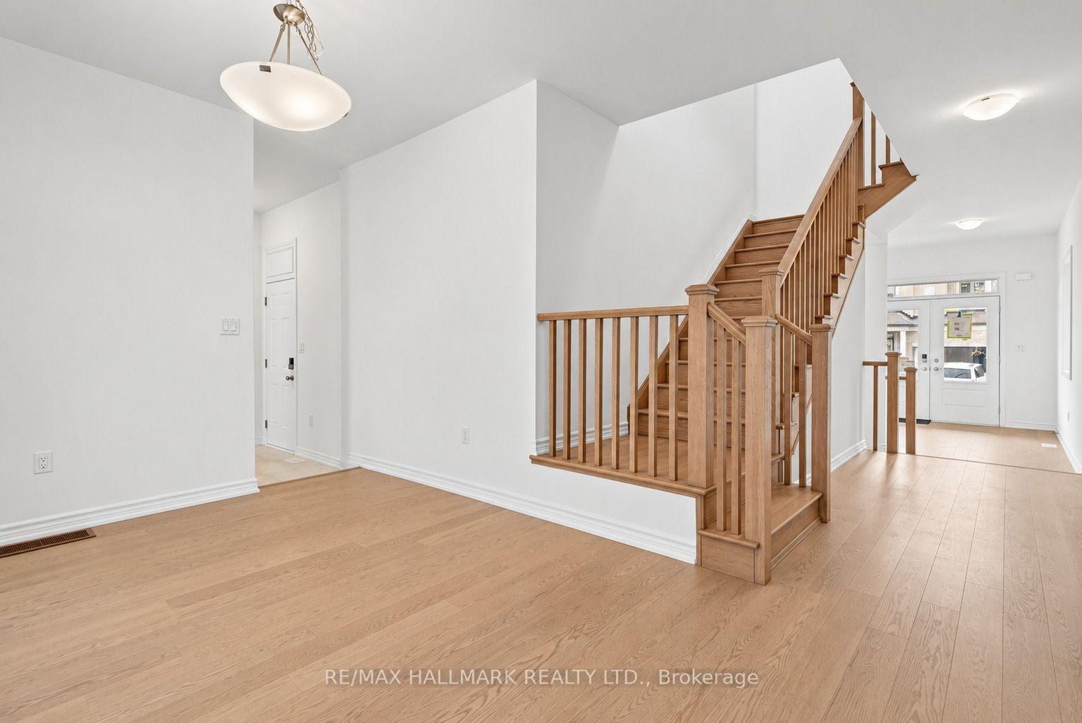 Photo 9 of 84 Gretzky Avenue, Barrie, Rural Barrie Southeast — HOMEH