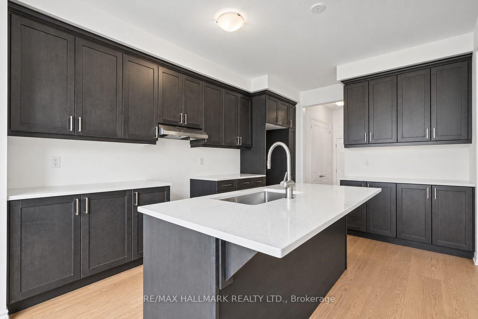 Photo 16 of 84 Gretzky Avenue, Barrie, Rural Barrie Southeast — HOMEH