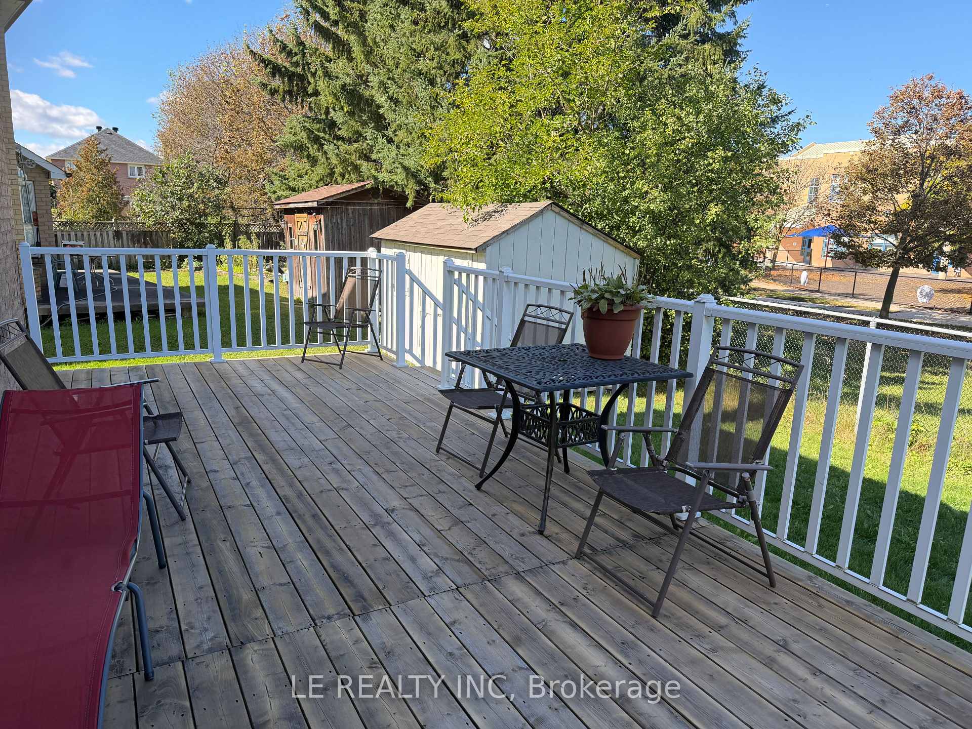 Photo 2 of 20 Dewberry Drive, Markham, Middlefield — HOMEH