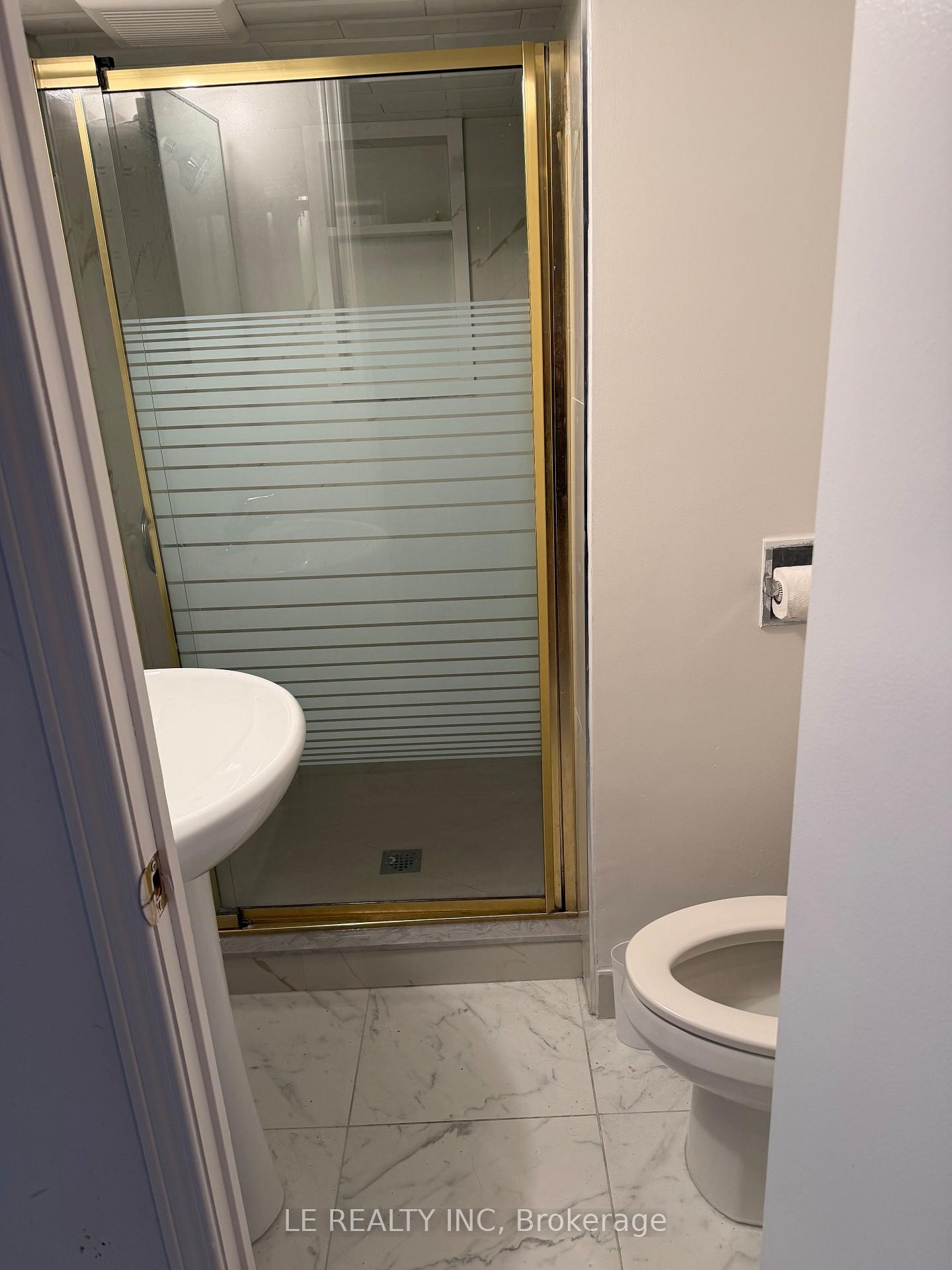 Photo 4 of 20 Dewberry Drive, Markham, Middlefield — HOMEH