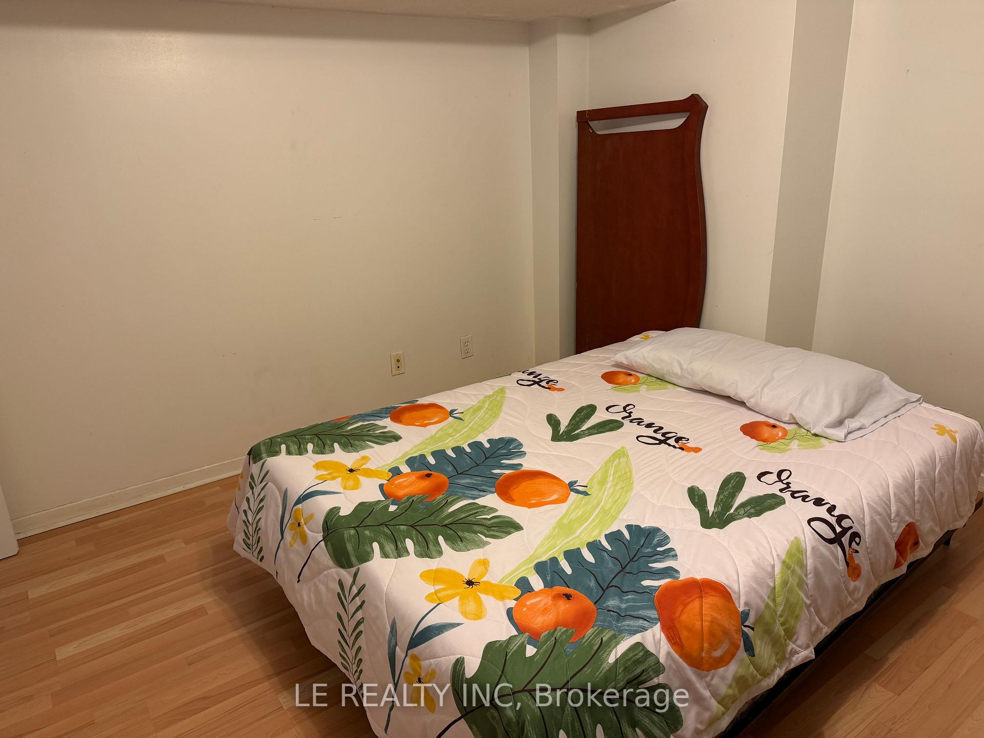 Photo 7 of 20 Dewberry Drive, Markham, Middlefield — HOMEH