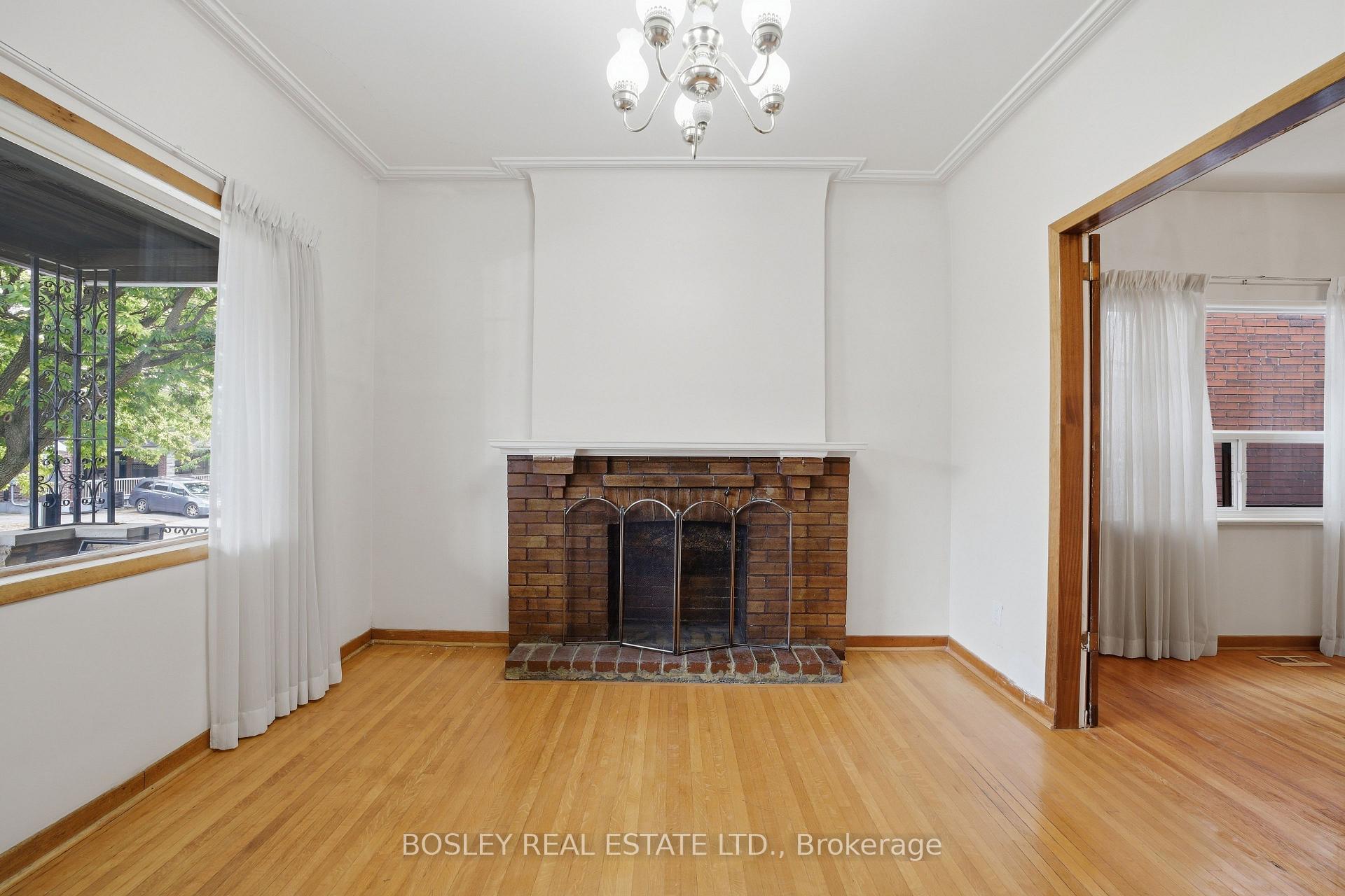 Photo 5 of 44 Conway Avenue, Toronto, Oakwood Village — HOMEH