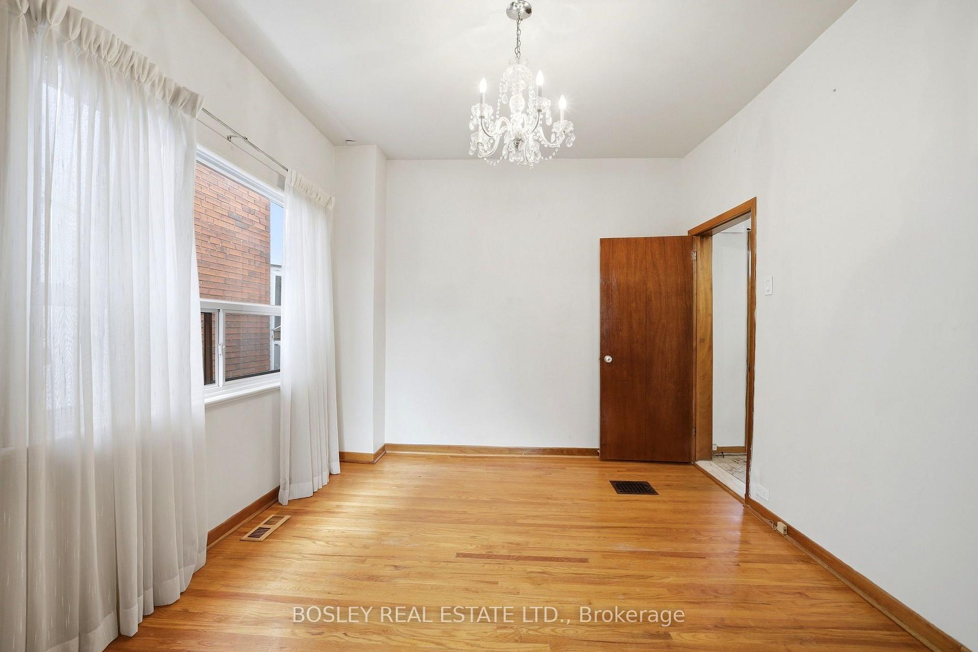 Photo 9 of 44 Conway Avenue, Toronto, Oakwood Village — HOMEH