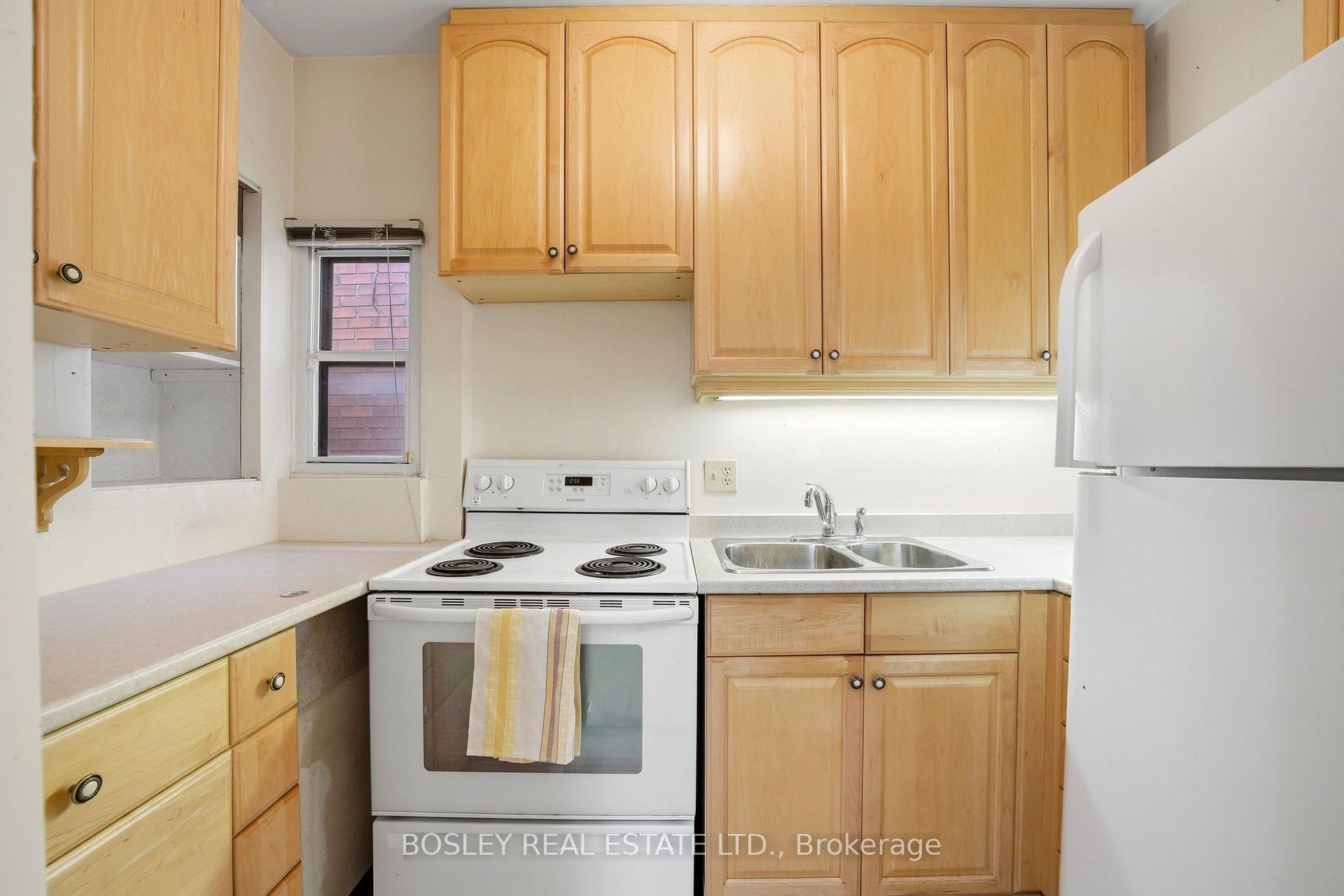 Photo 14 of 44 Conway Avenue, Toronto, Oakwood Village — HOMEH