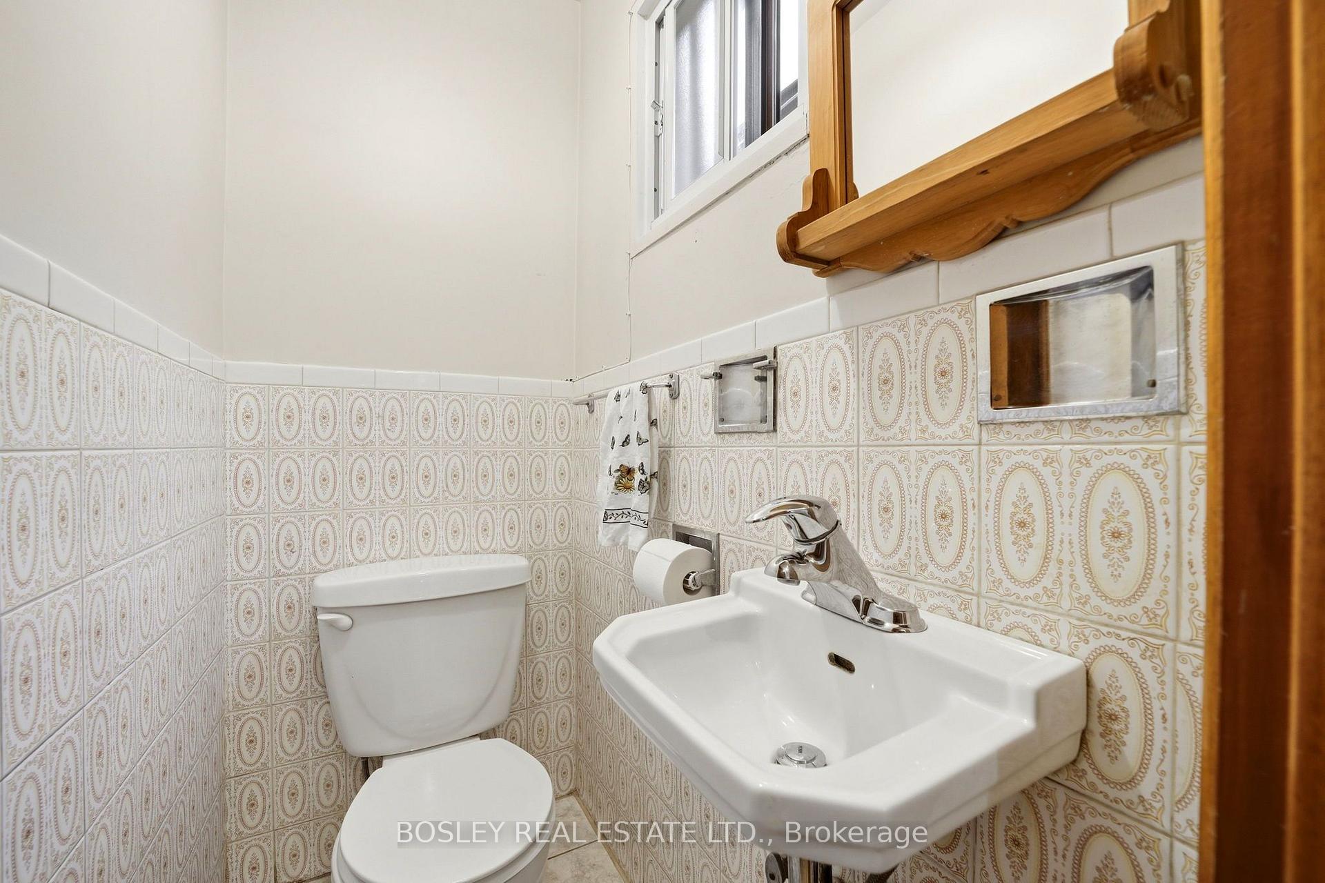 Photo 23 of 44 Conway Avenue, Toronto, Oakwood Village — HOMEH