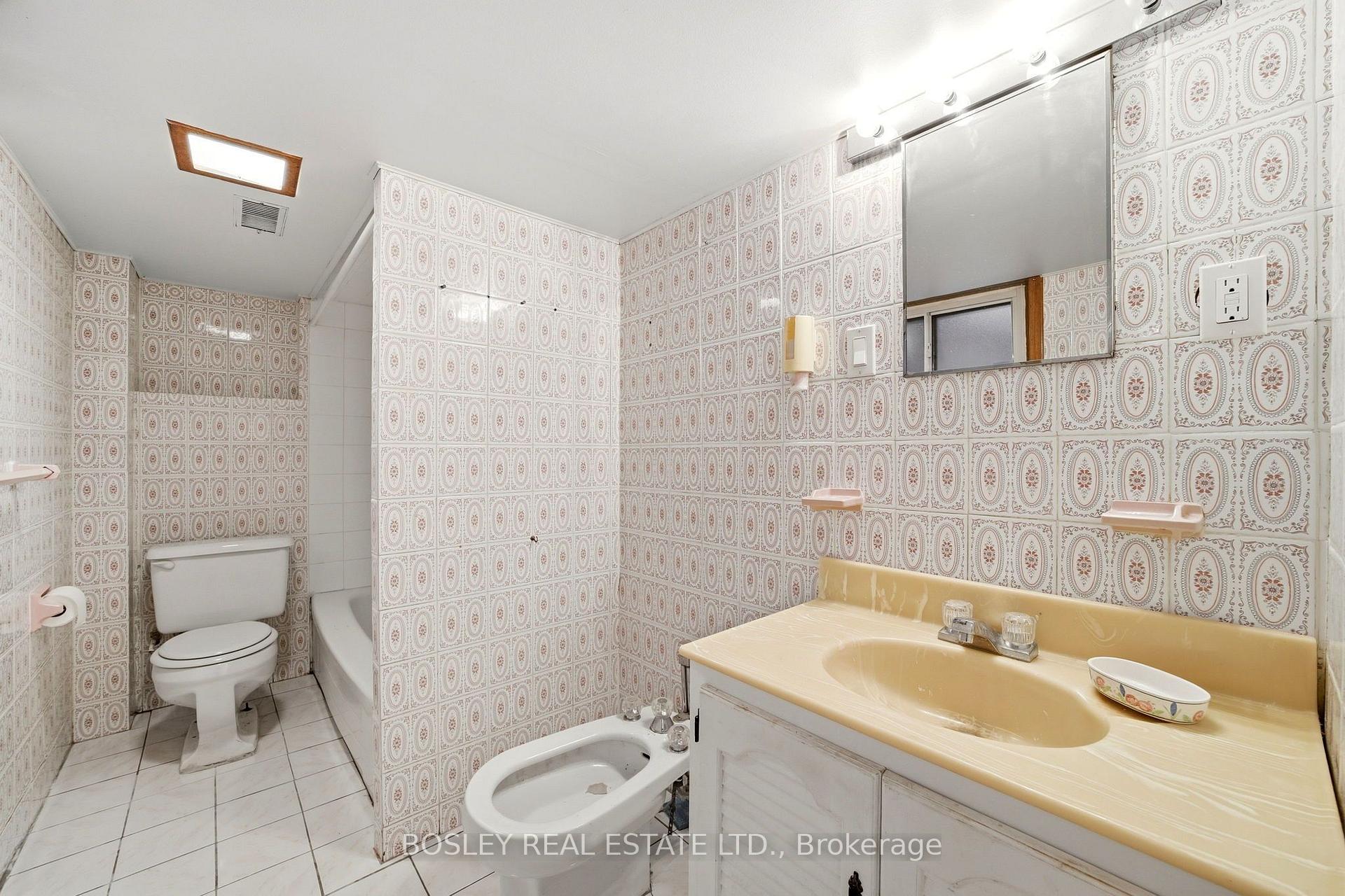 Photo 31 of 44 Conway Avenue, Toronto, Oakwood Village — HOMEH
