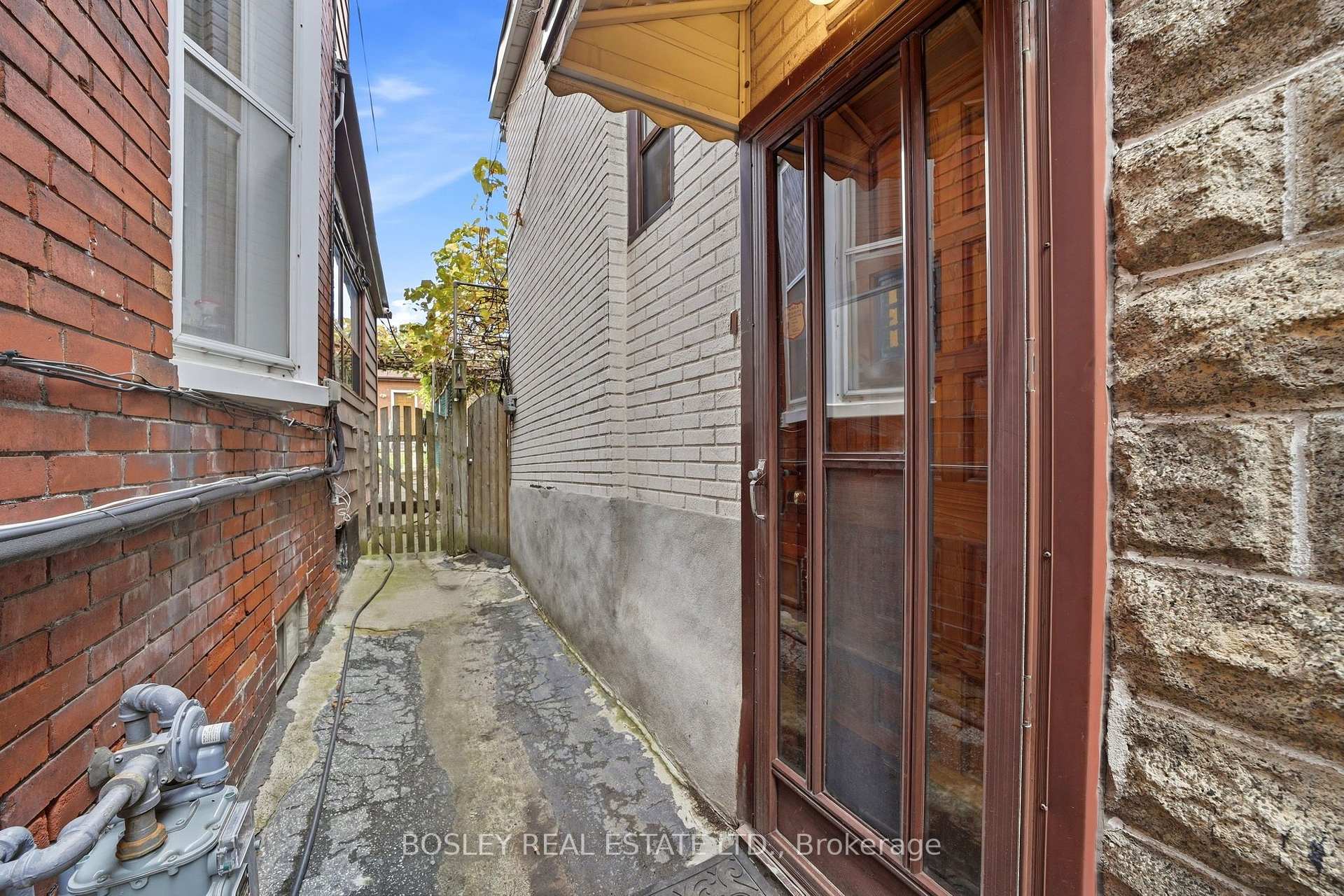 Photo 36 of 44 Conway Avenue, Toronto, Oakwood Village — HOMEH