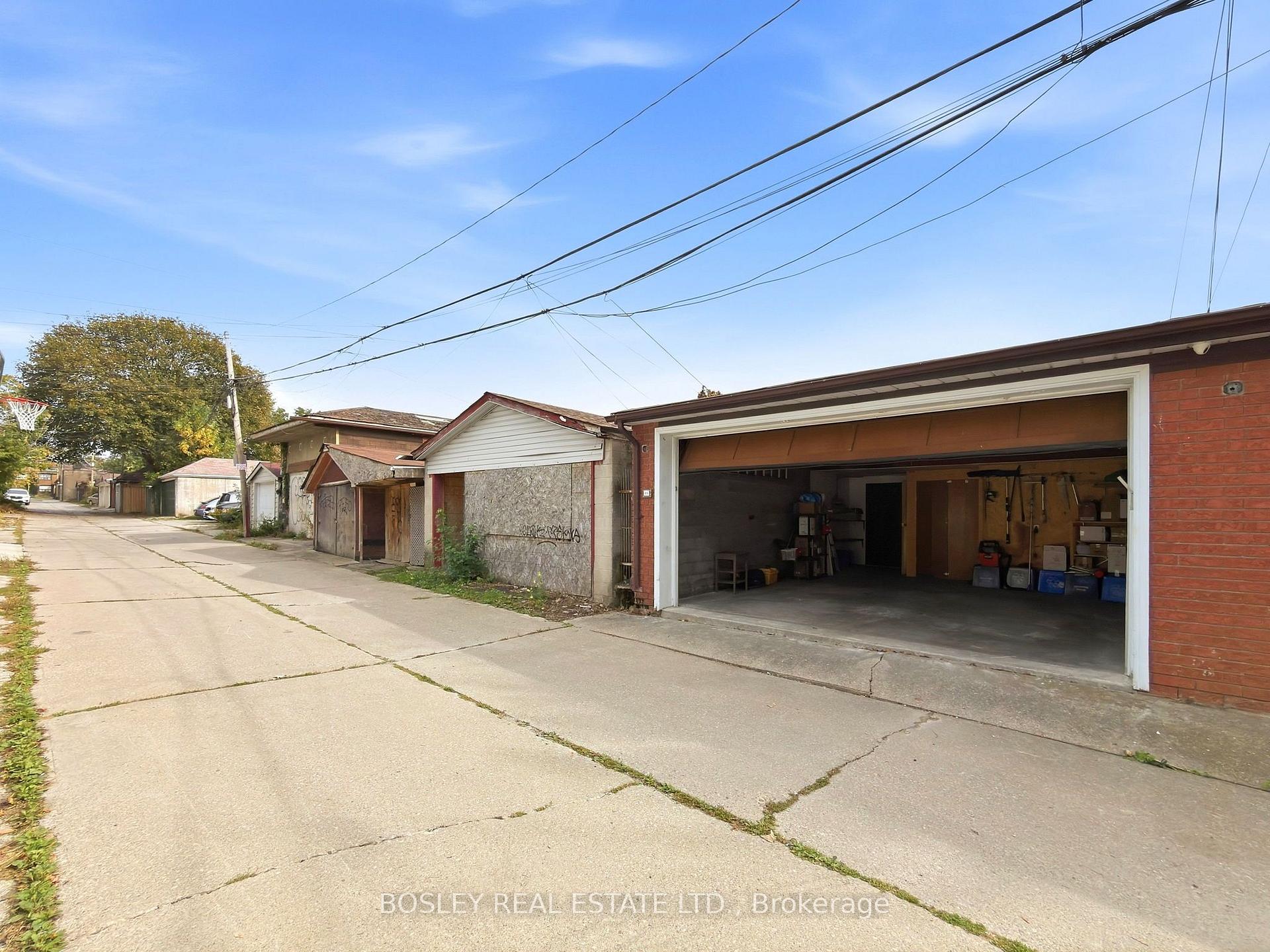Photo 37 of 44 Conway Avenue, Toronto, Oakwood Village — HOMEH