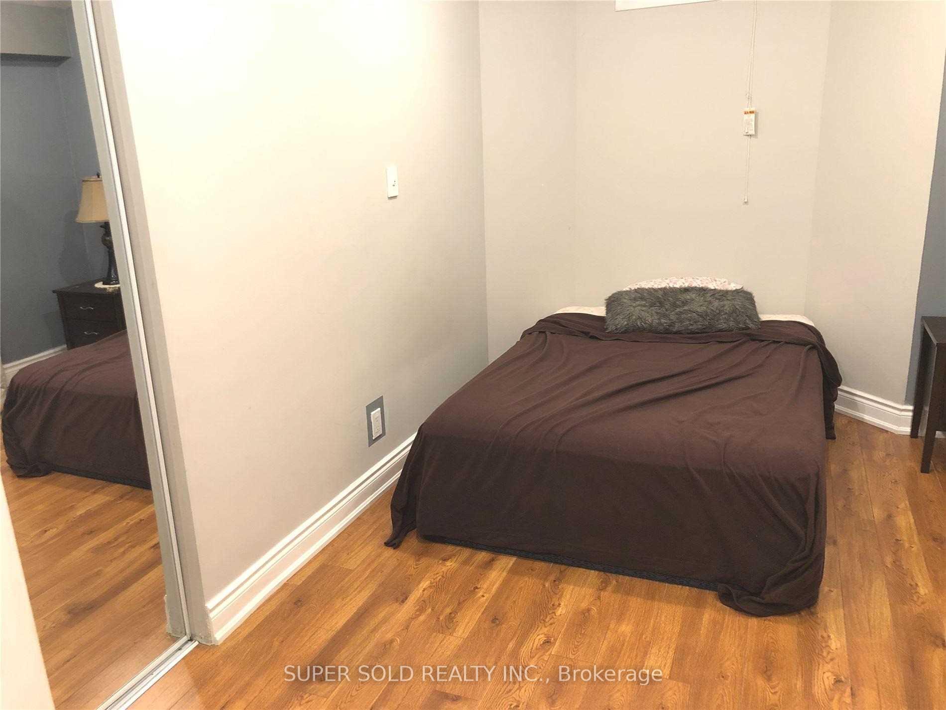 Photo 8 of 3421 Crompton Crescent, Mississauga, Fairview — HOMEH