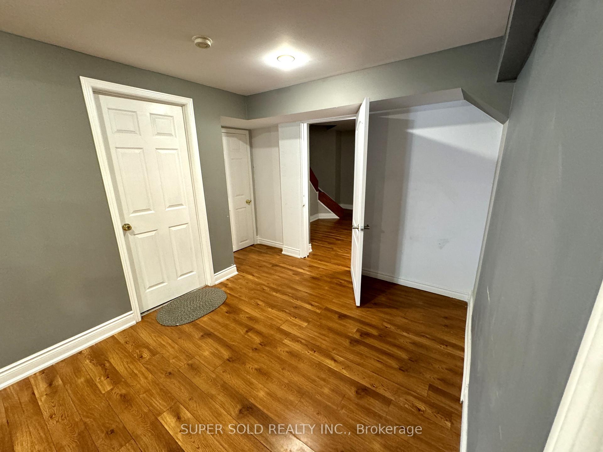 Photo 10 of 3421 Crompton Crescent, Mississauga, Fairview — HOMEH