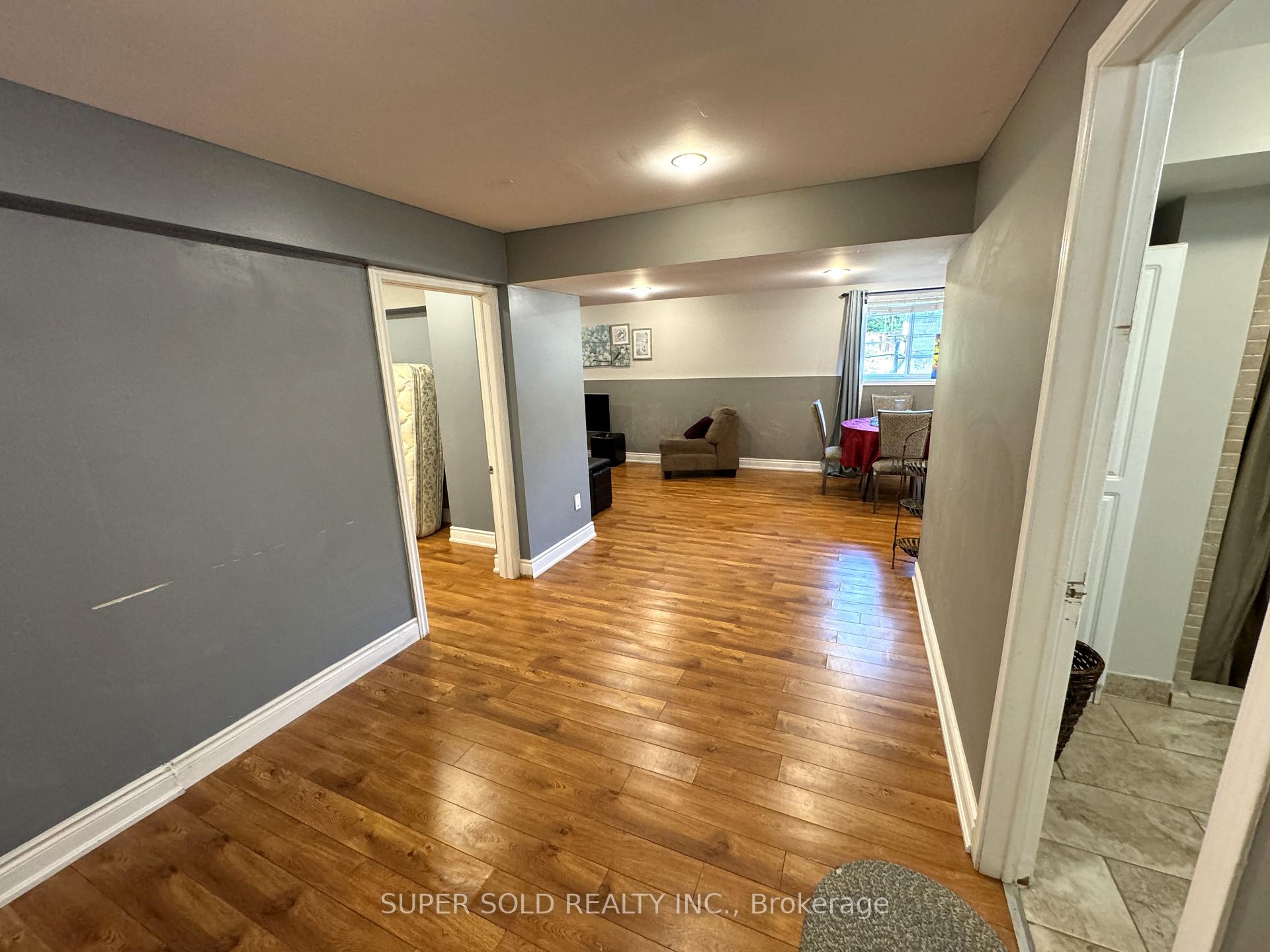 Photo 15 of 3421 Crompton Crescent, Mississauga, Fairview — HOMEH