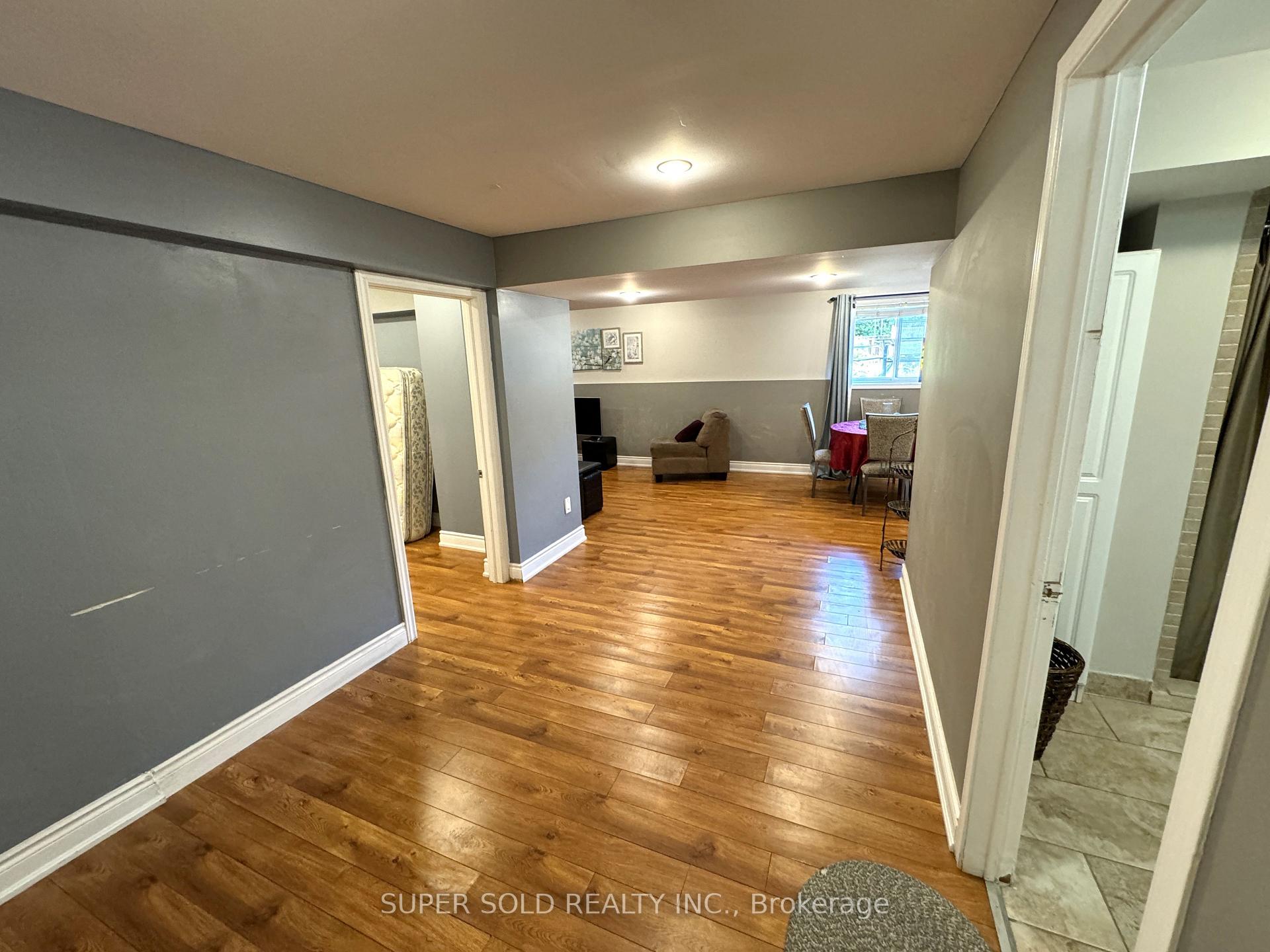 Photo 16 of 3421 Crompton Crescent, Mississauga, Fairview — HOMEH