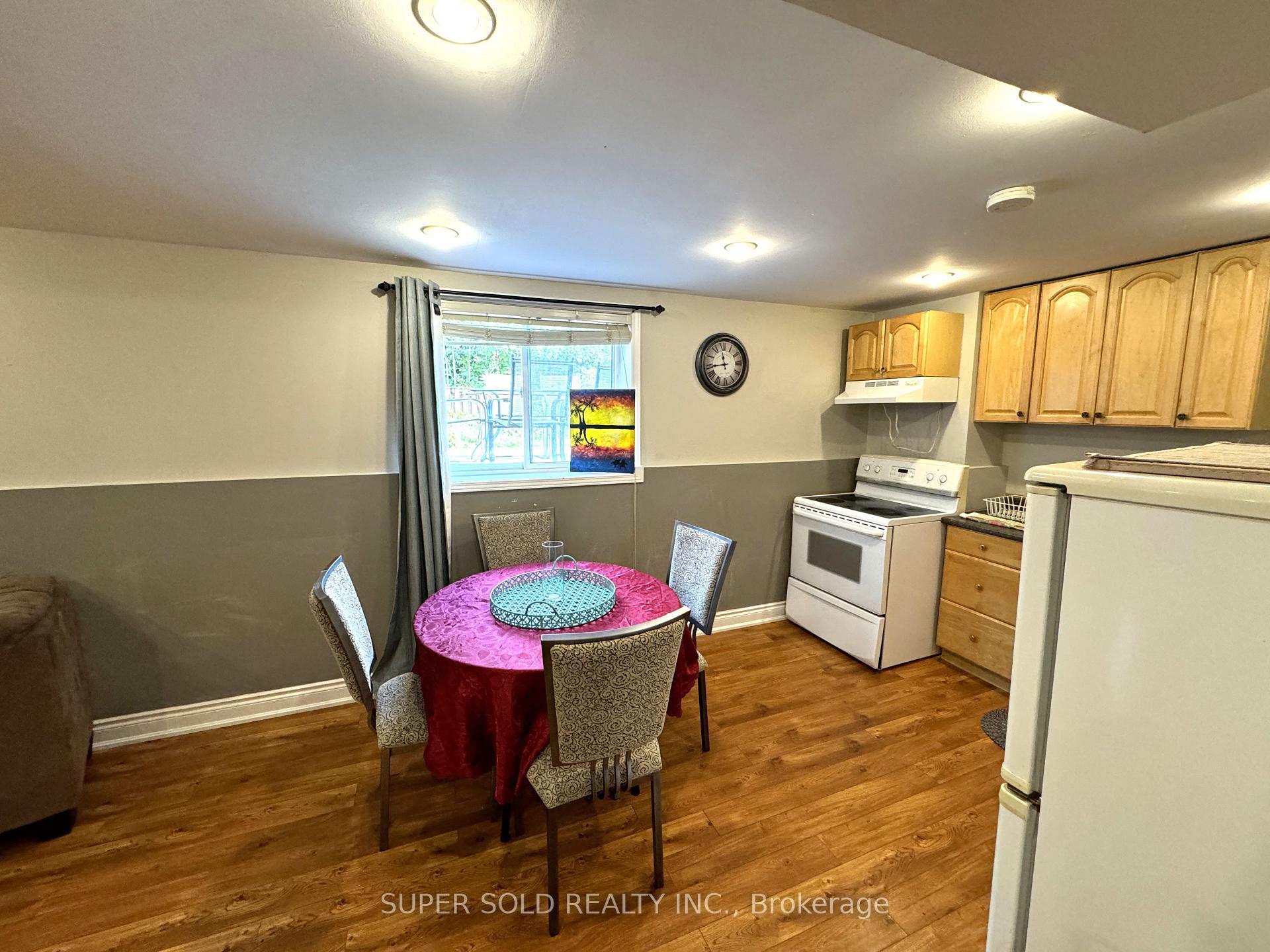 Photo 18 of 3421 Crompton Crescent, Mississauga, Fairview — HOMEH