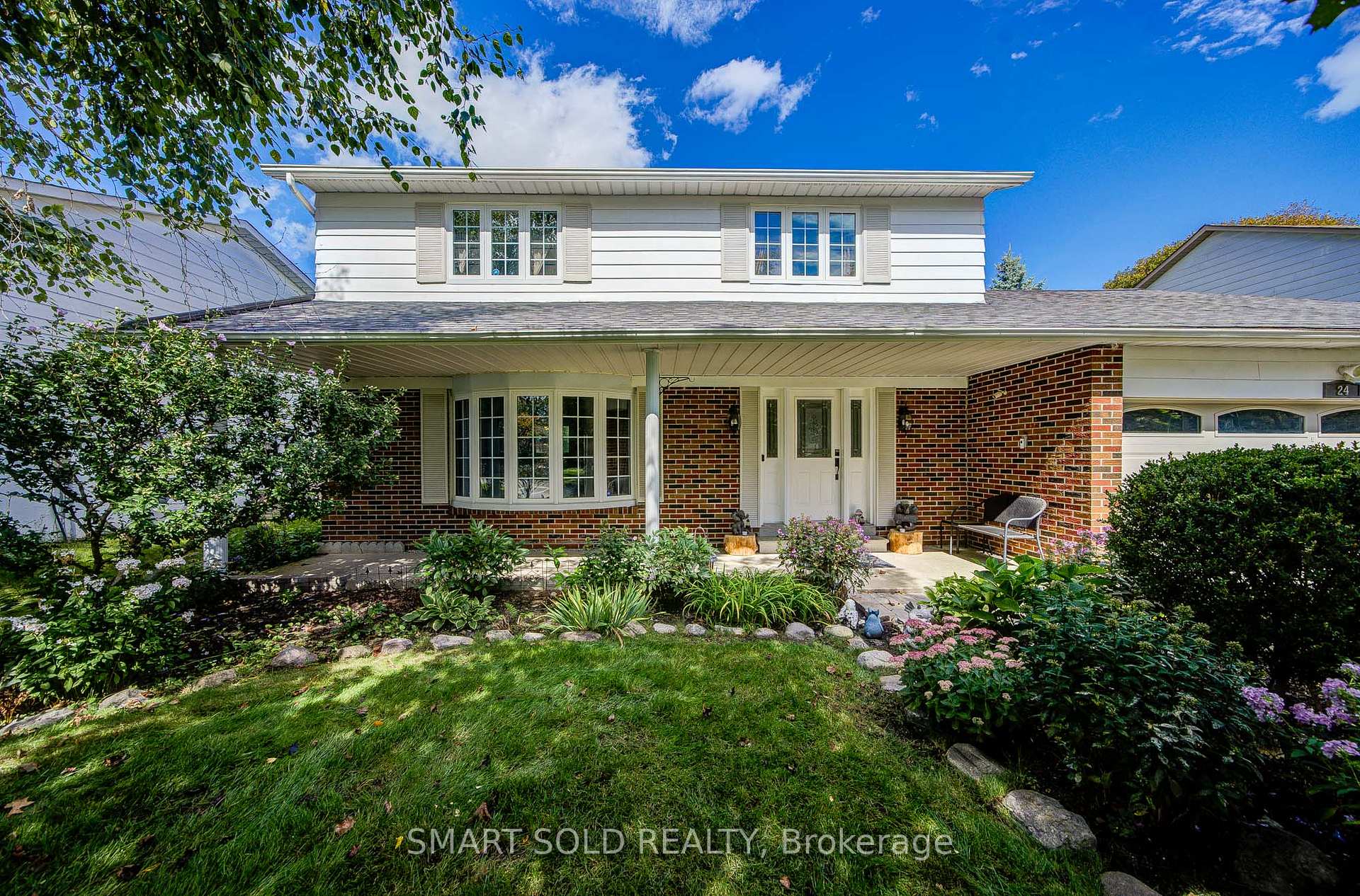 Photo 3 of 24 Hamilton Hall Drive, Markham, Markham Village — HOMEH