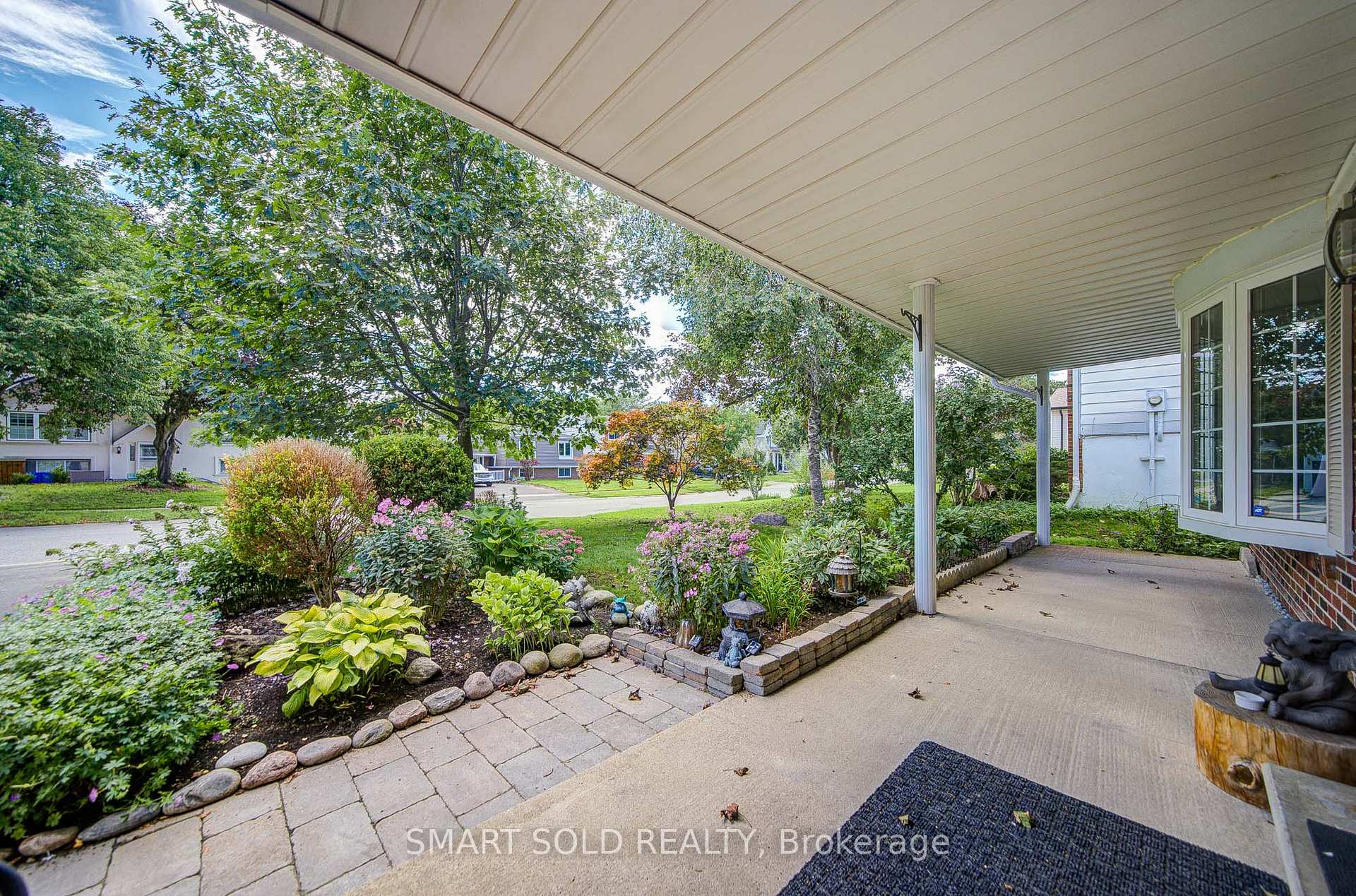 Photo 4 of 24 Hamilton Hall Drive, Markham, Markham Village — HOMEH