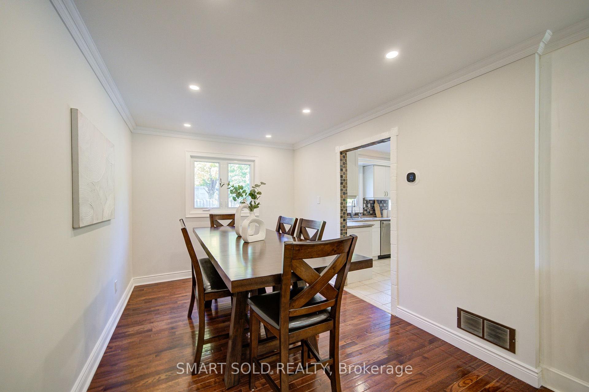 Photo 10 of 24 Hamilton Hall Drive, Markham, Markham Village — HOMEH