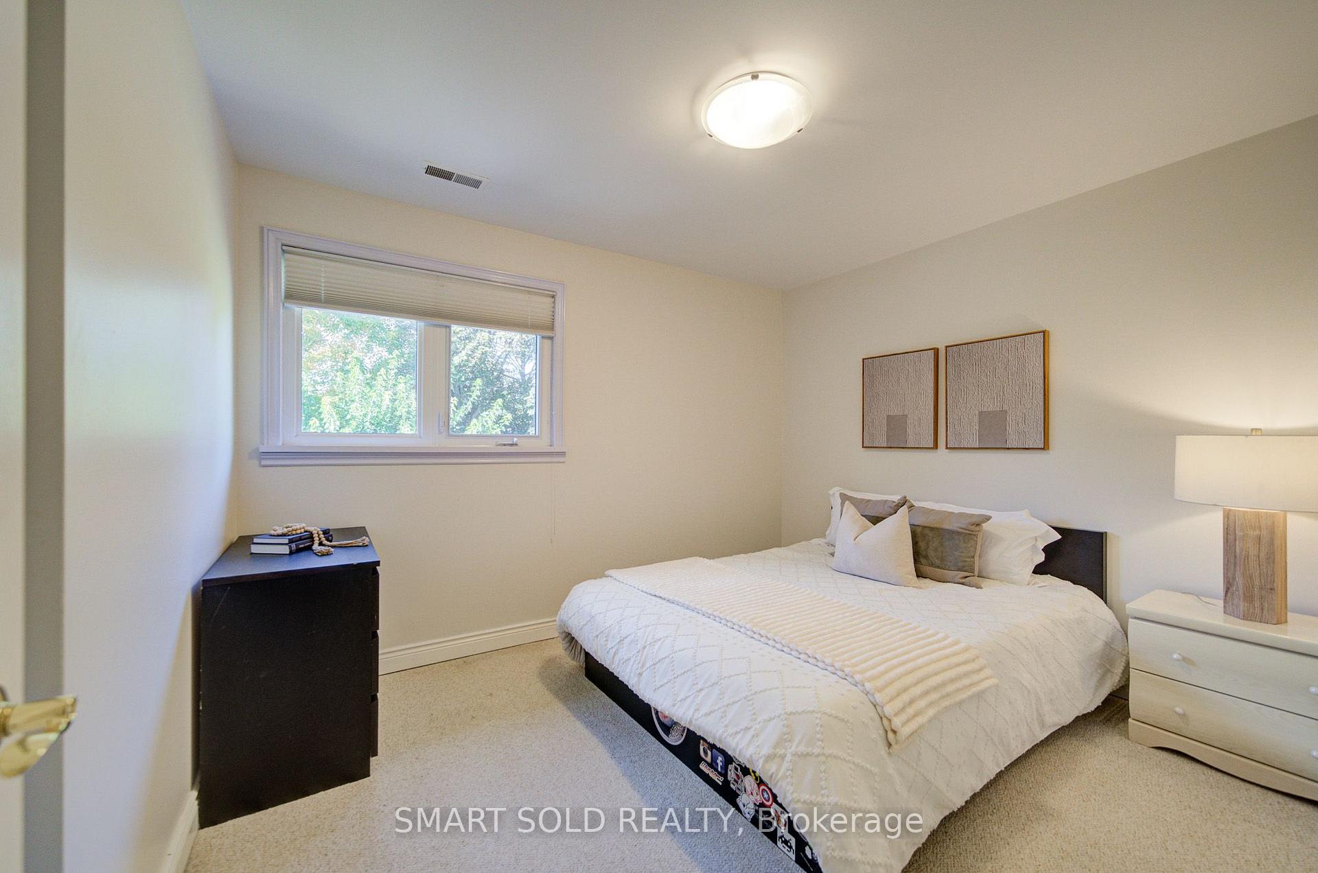 Photo 21 of 24 Hamilton Hall Drive, Markham, Markham Village — HOMEH