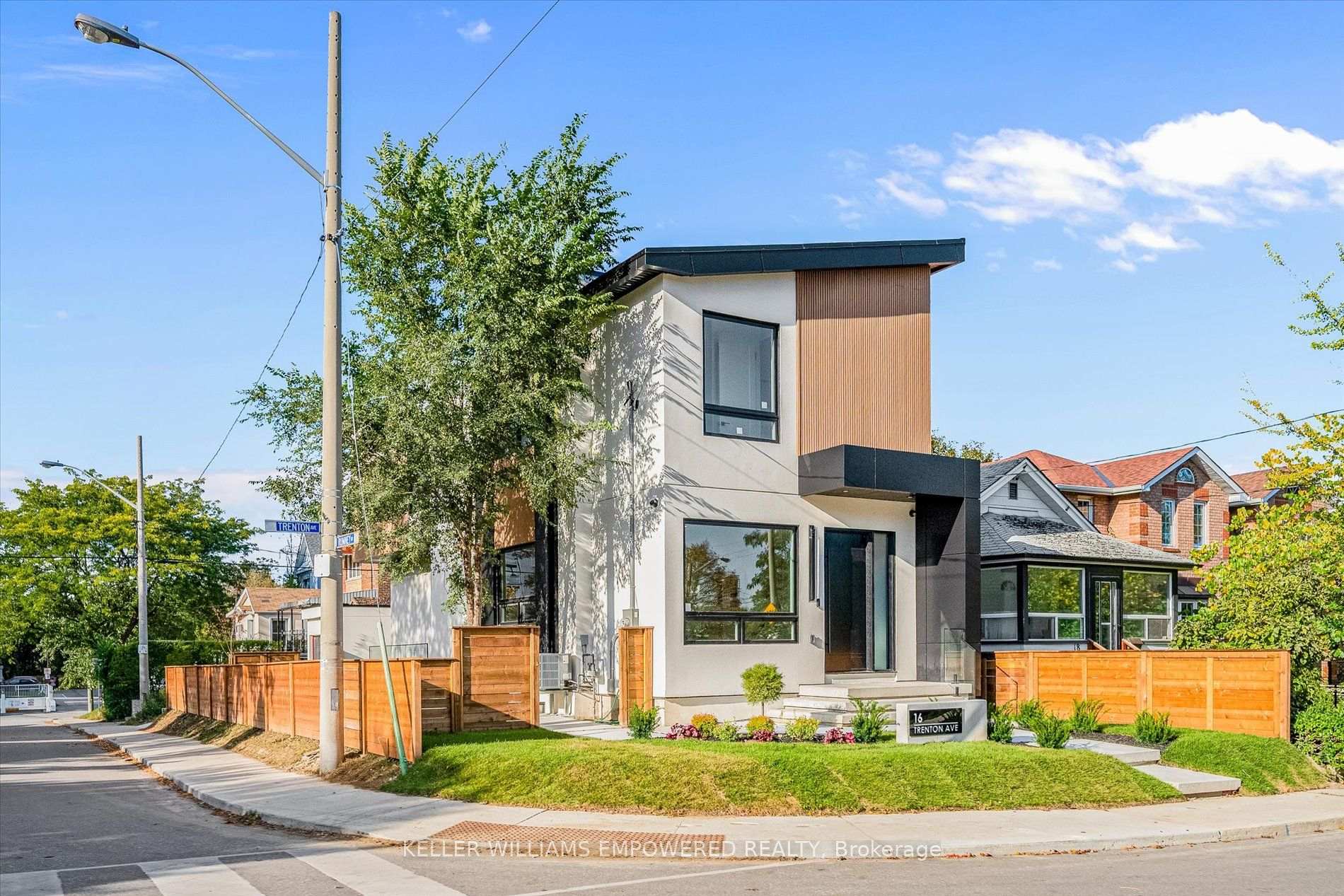 Photo 4 of 16 Trenton Avenue, Toronto, Woodbine-Lumsden — HOMEH