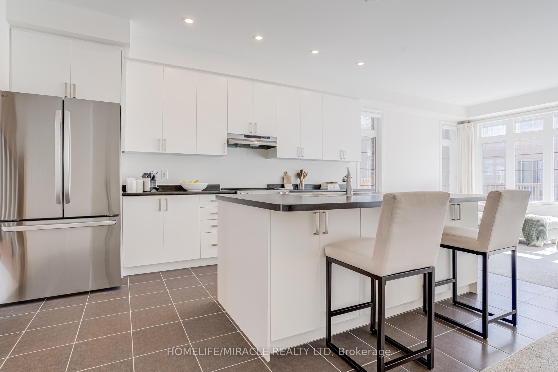 Photo 8 of 14 Sassafras Road, Springwater, Midhurst — HOMEH