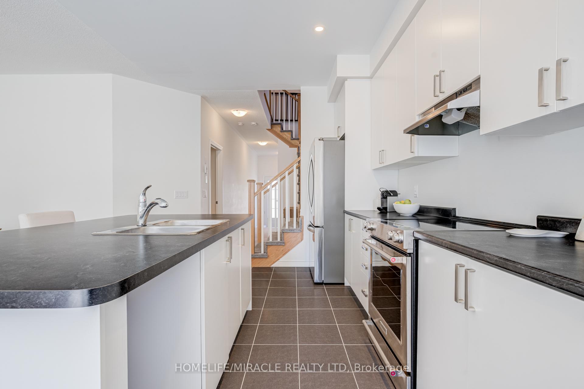 Photo 9 of 14 Sassafras Road, Springwater, Midhurst — HOMEH