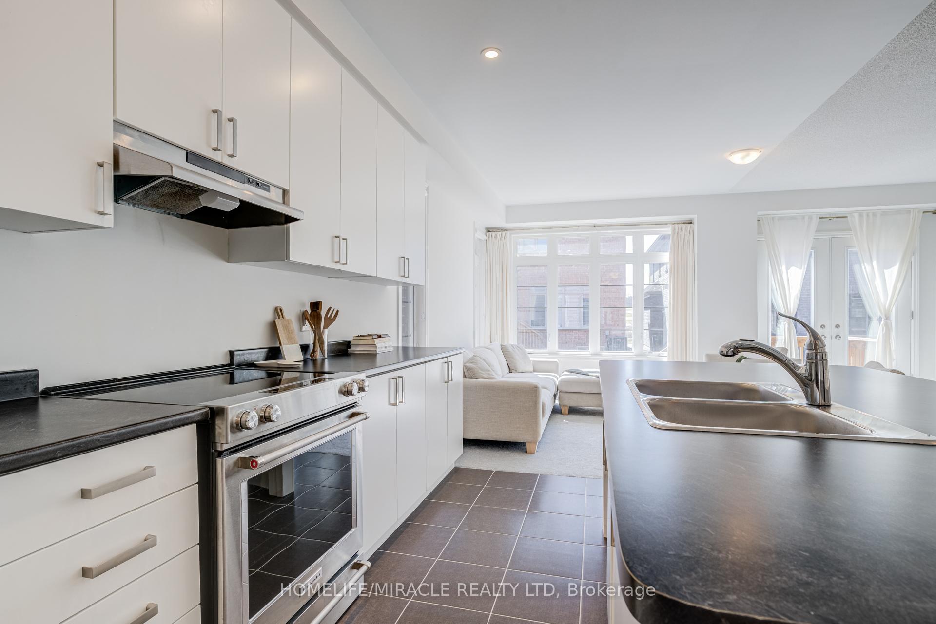 Photo 10 of 14 Sassafras Road, Springwater, Midhurst — HOMEH