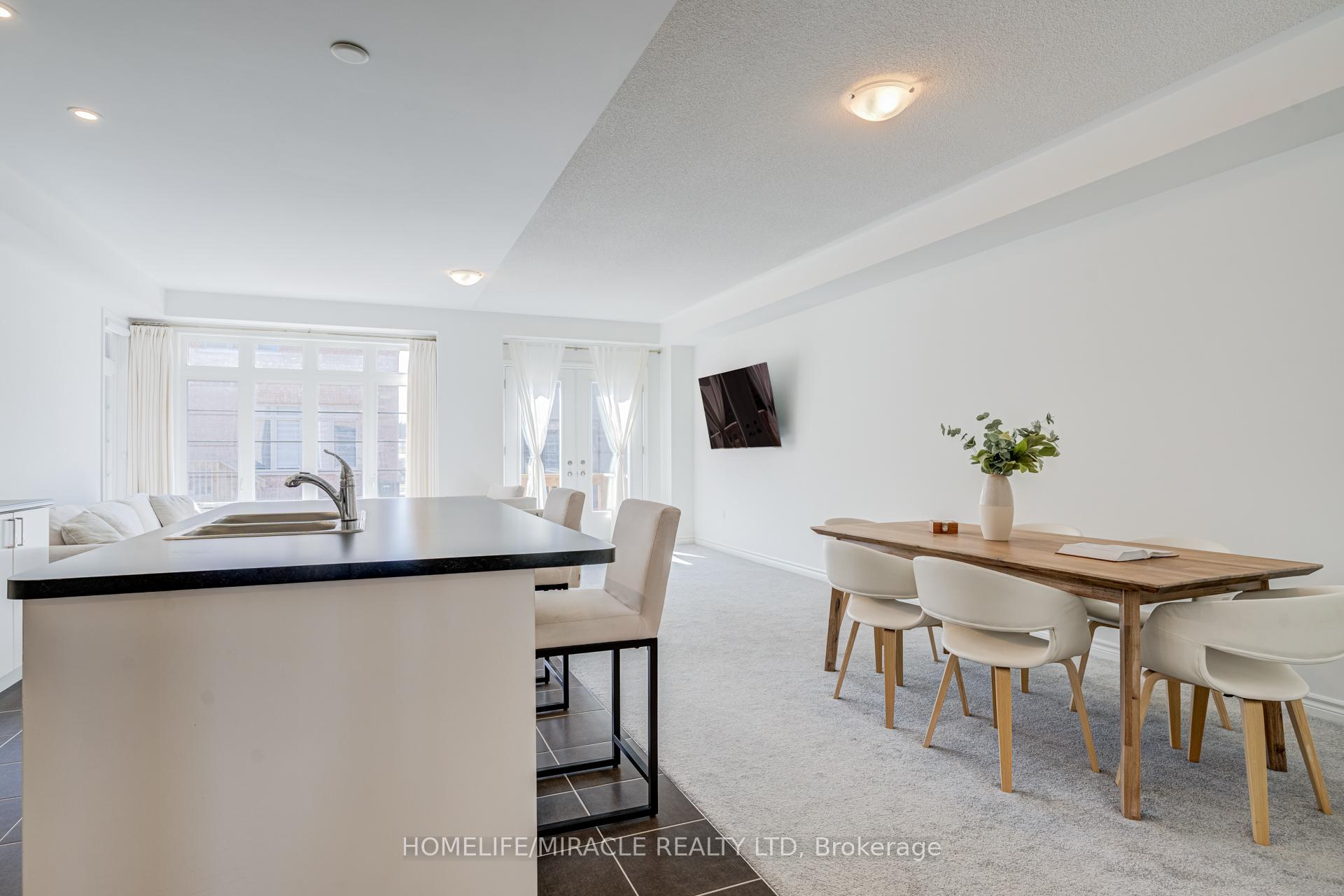 Photo 12 of 14 Sassafras Road, Springwater, Midhurst — HOMEH