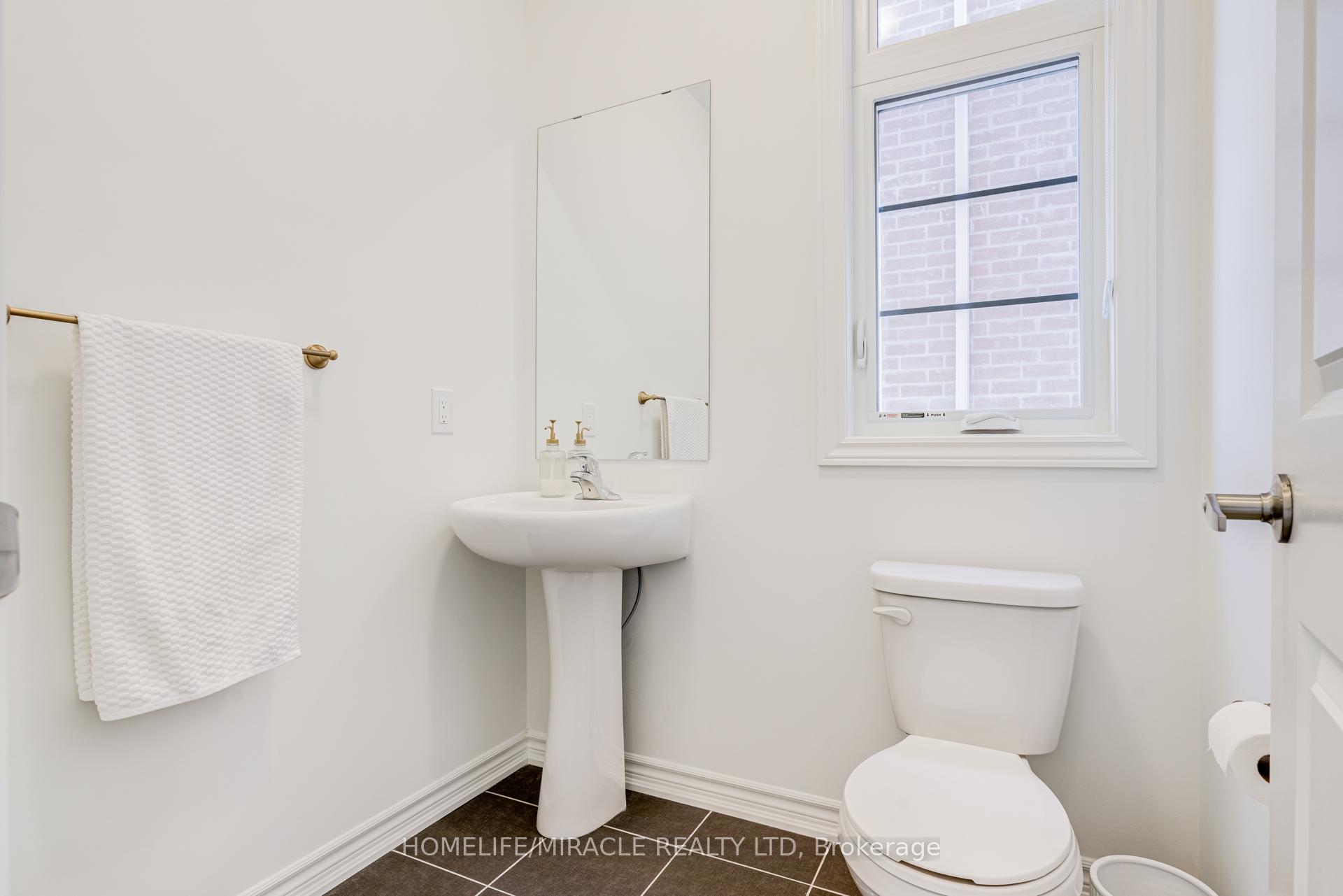 Photo 18 of 14 Sassafras Road, Springwater, Midhurst — HOMEH