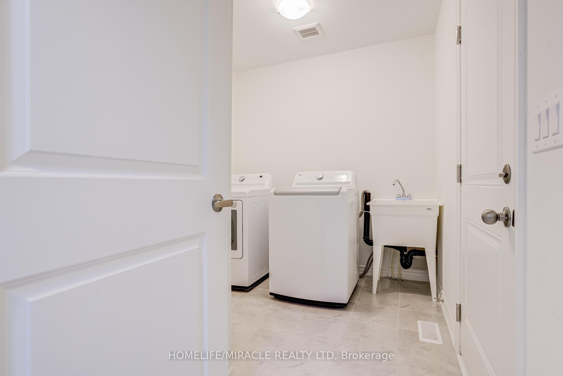 Photo 31 of 14 Sassafras Road, Springwater, Midhurst — HOMEH