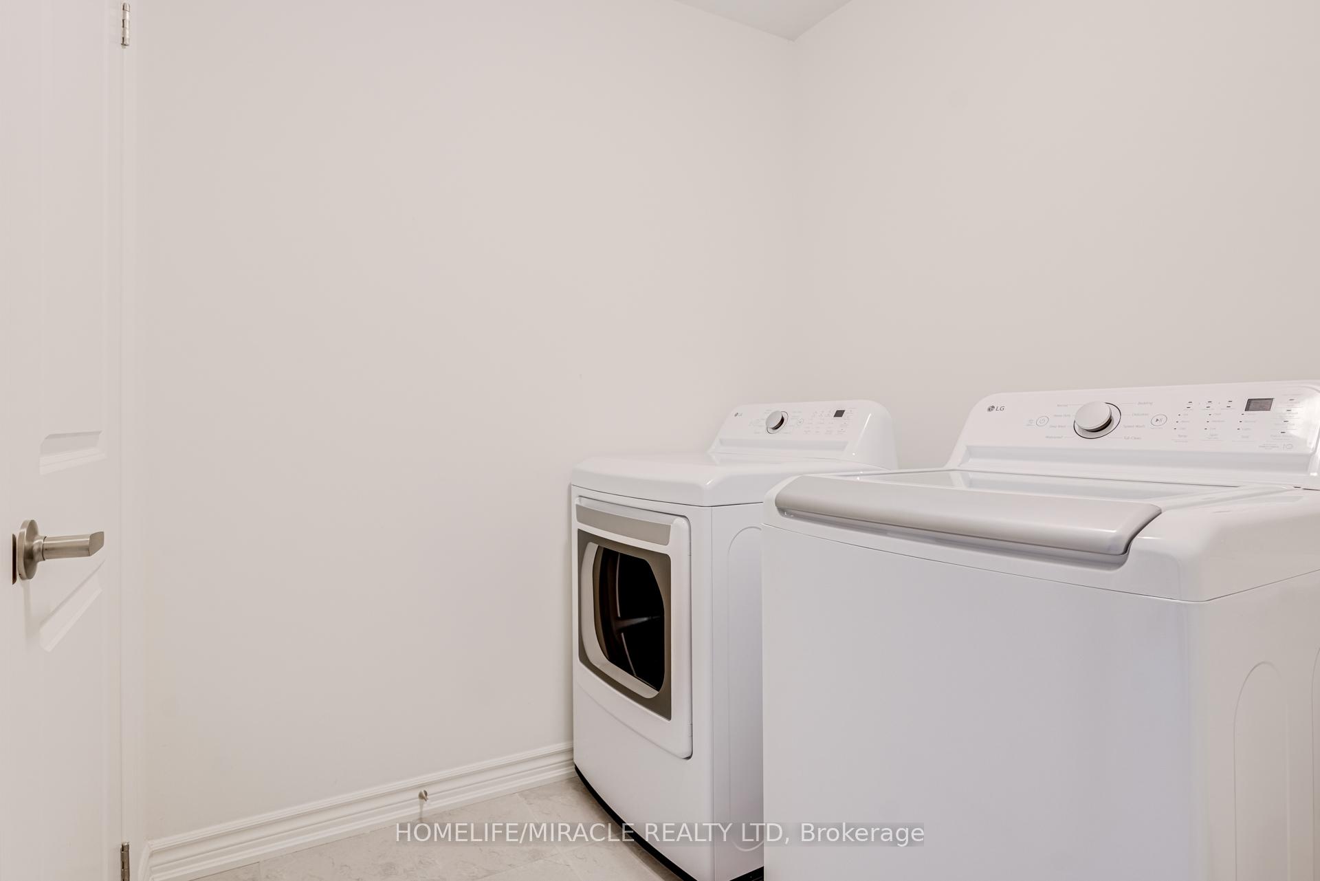 Photo 32 of 14 Sassafras Road, Springwater, Midhurst — HOMEH