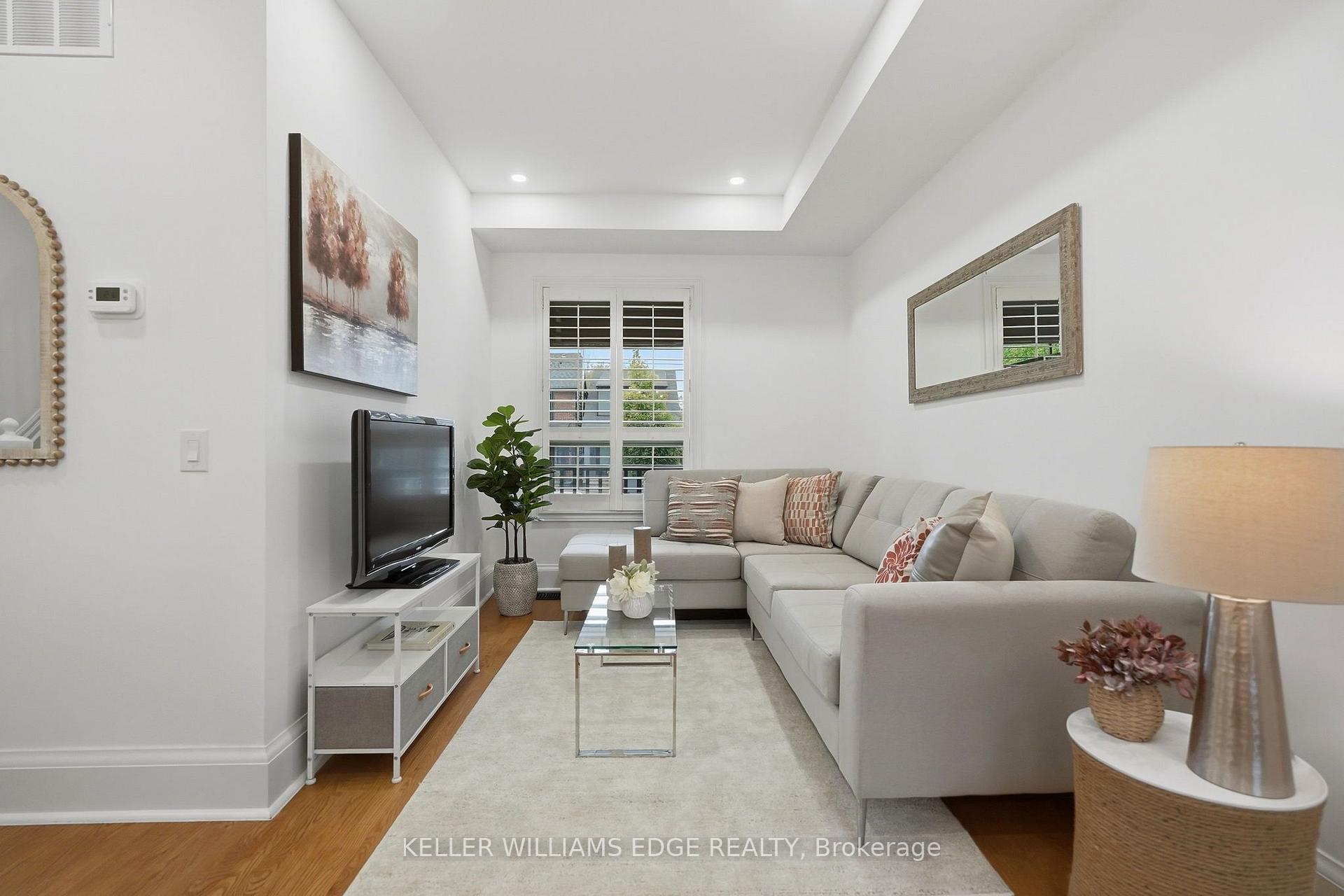 Photo 10 of 28 Conway Avenue, Toronto, Oakwood Village — HOMEH